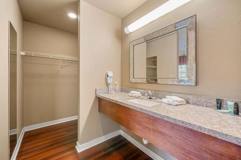 Bathroom in The 505 Collection Buckhead