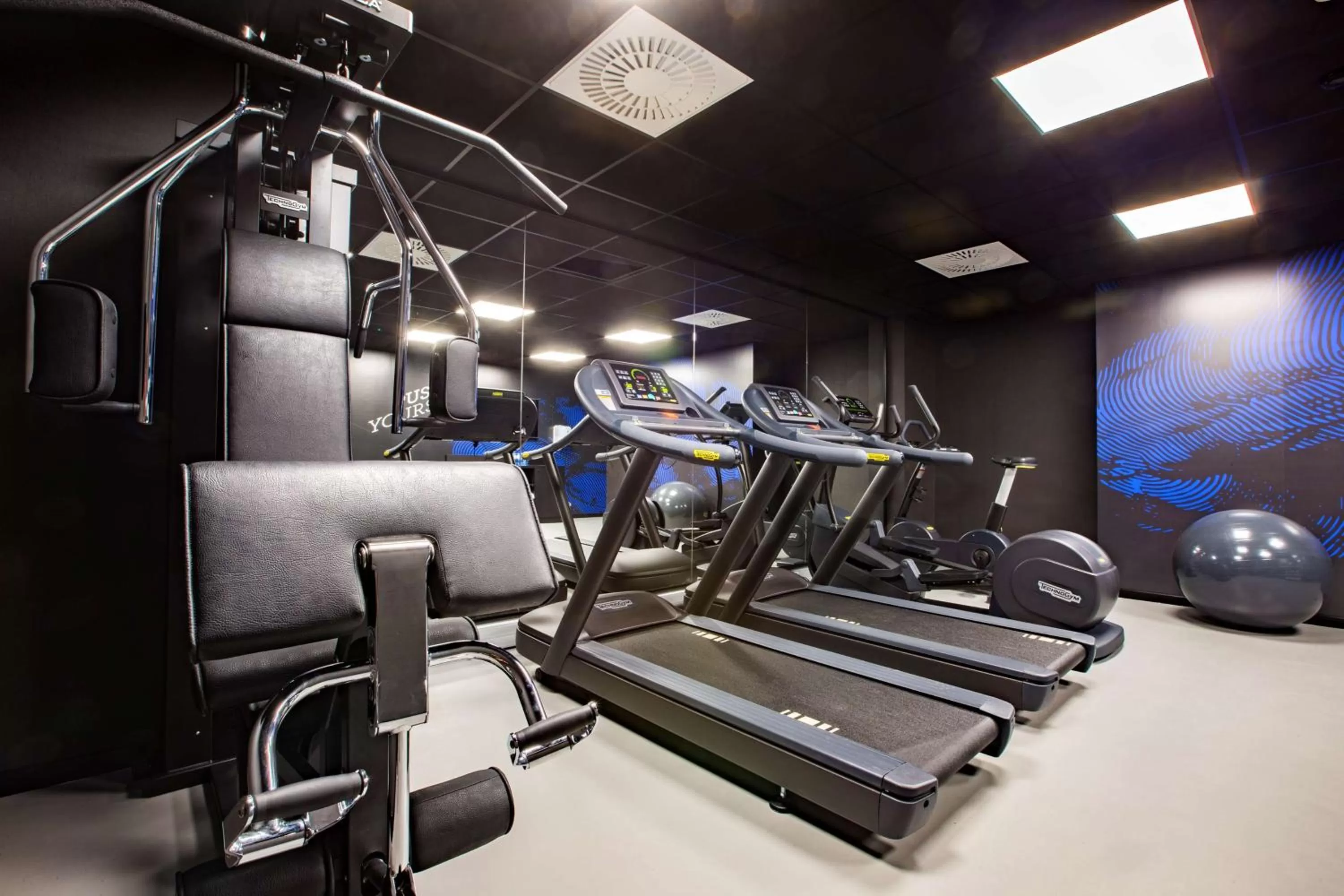 Fitness centre/facilities in Park Inn By Radisson Brussels Airport