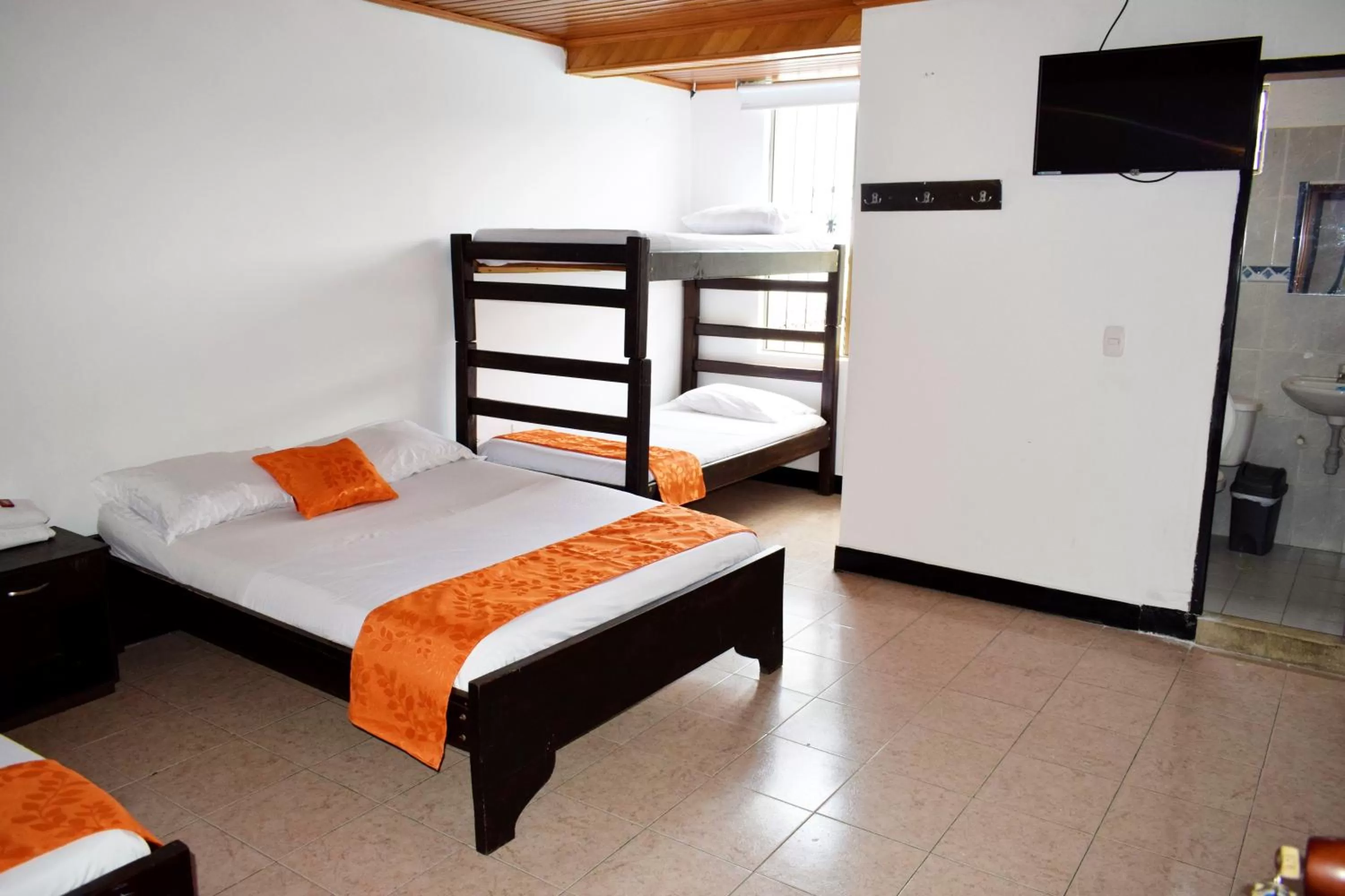 Photo of the whole room, Bunk Bed in Hotel Descanso Inn Villavicencio