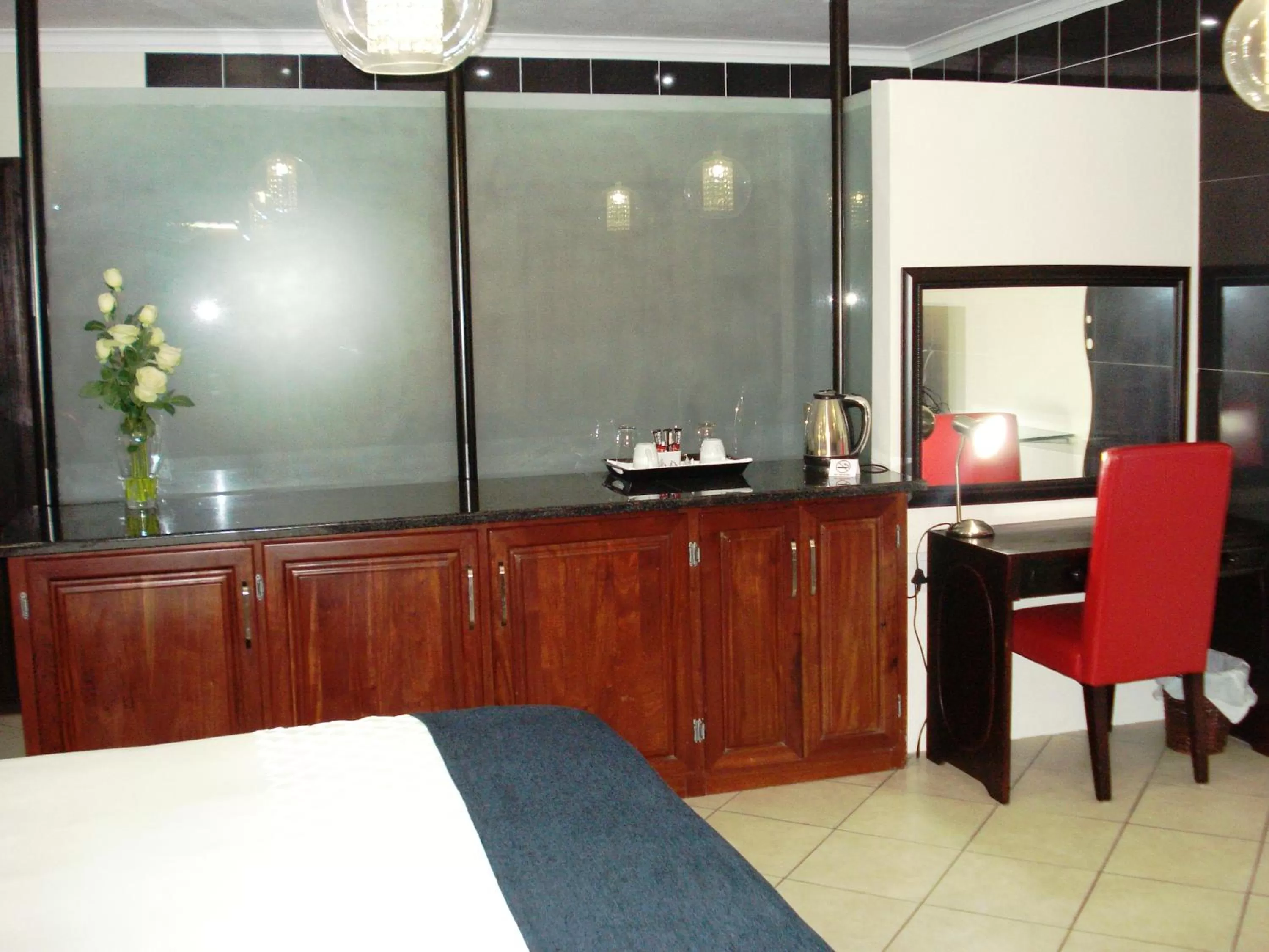 Coffee/tea facilities in Bri-Shel Manor B&B