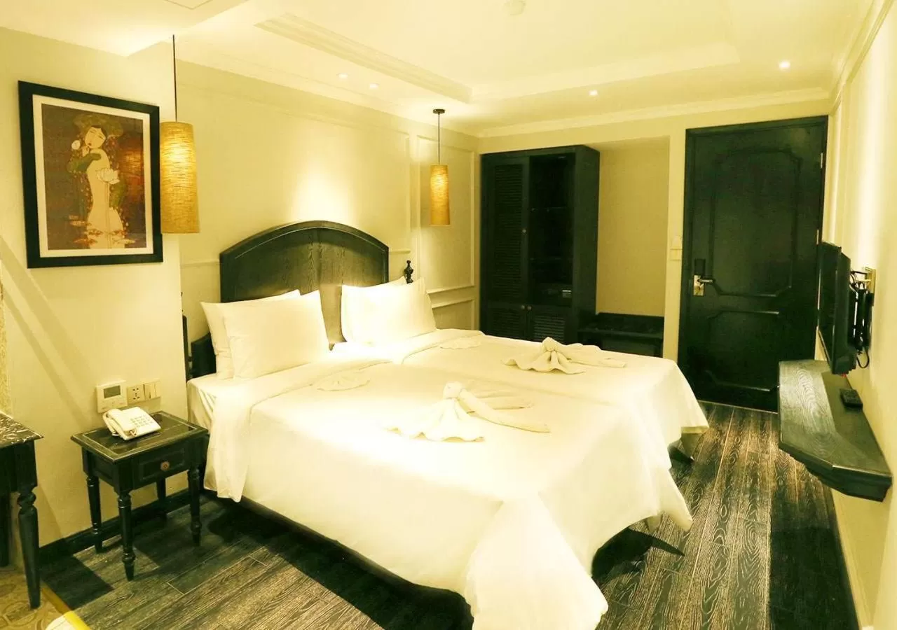 Photo of the whole room, Bed in Hanoi Emerald Waters Hotel Valley