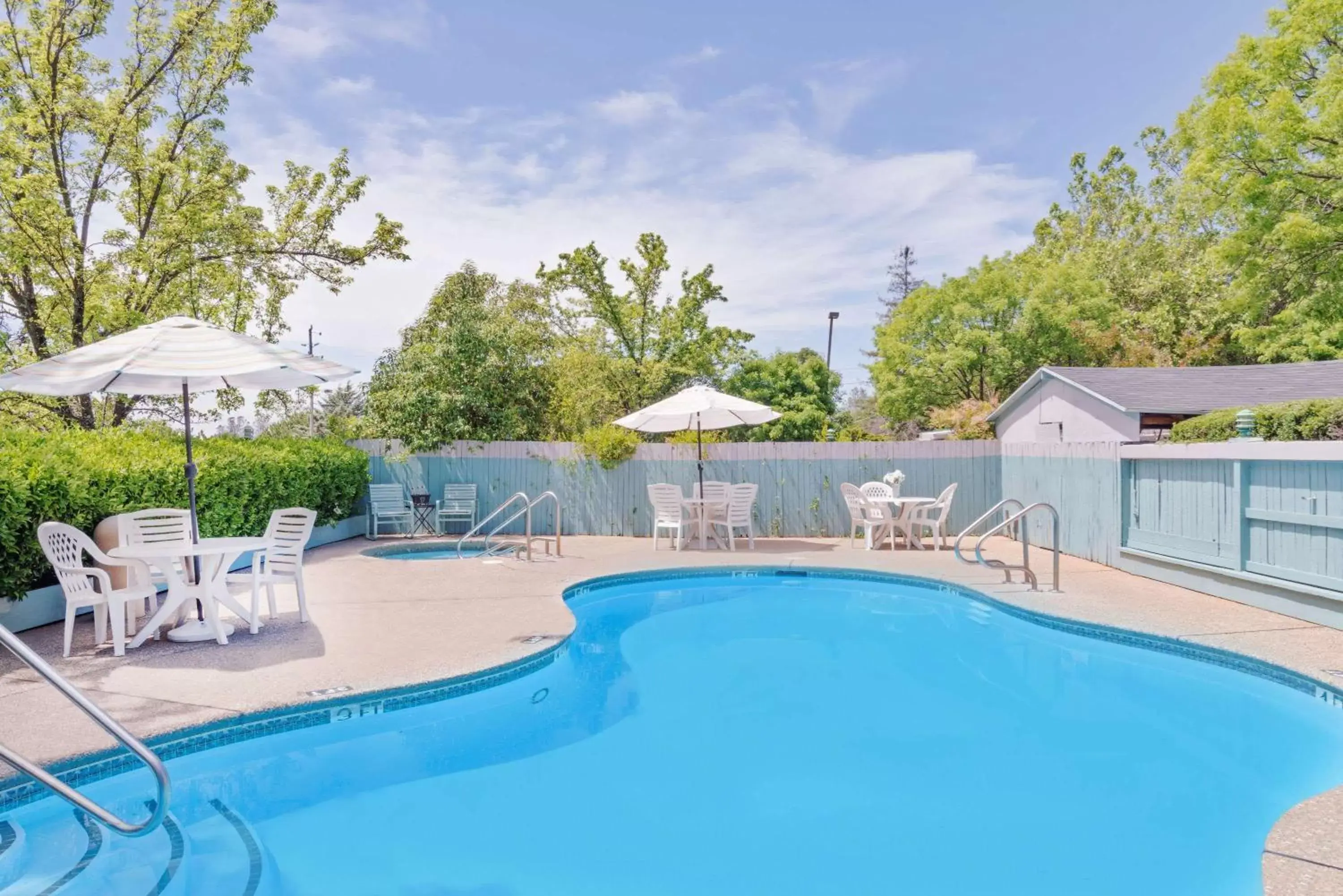 Super 8 by Wyndham Auburn Super 8 by Wyndham Auburn