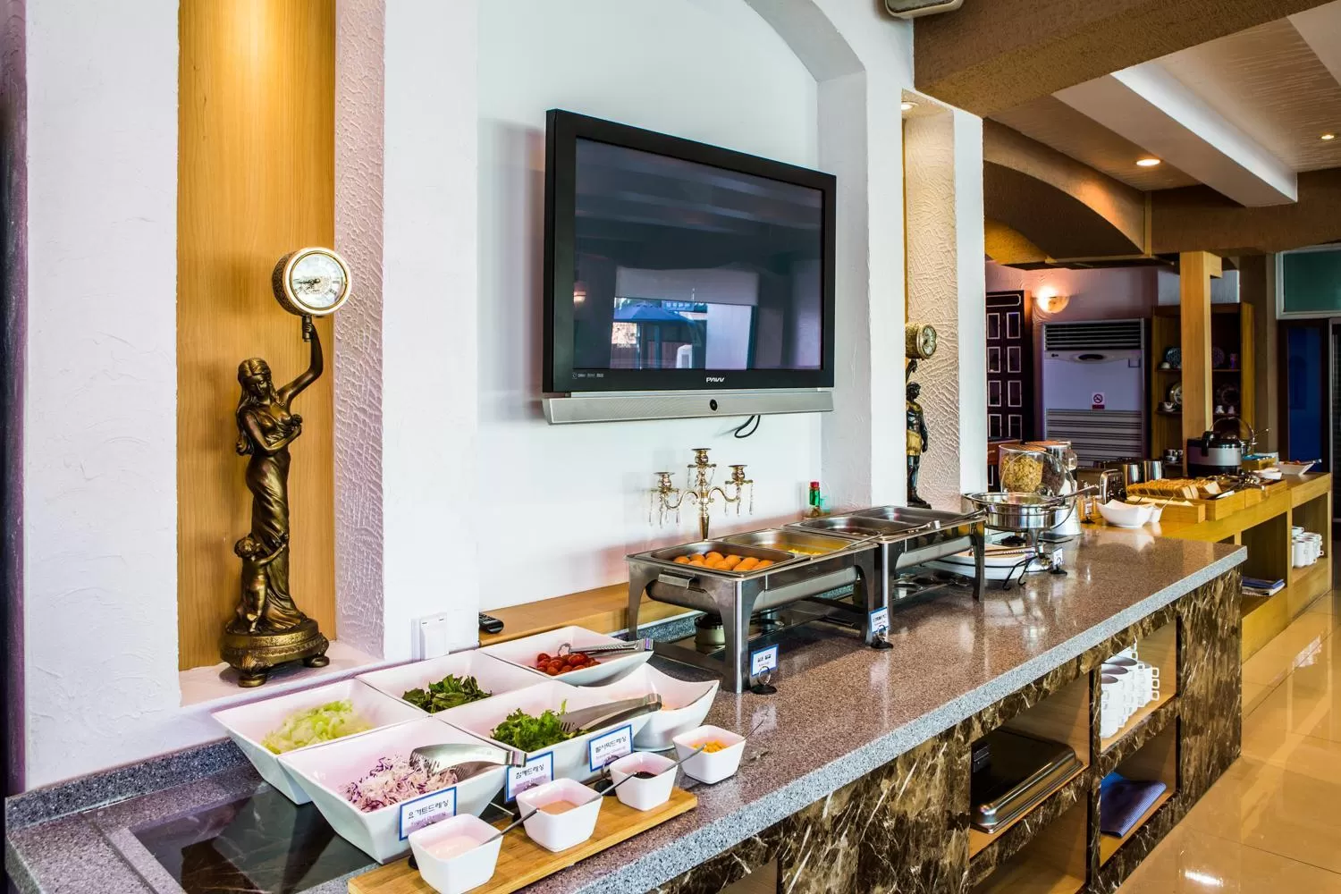 Restaurant/places to eat in Benikea Swiss Rosen Hotel