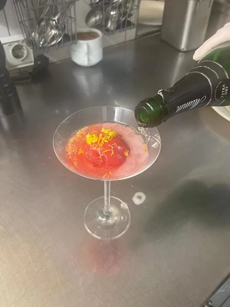 Restaurant/places to eat in Hotel Allegra