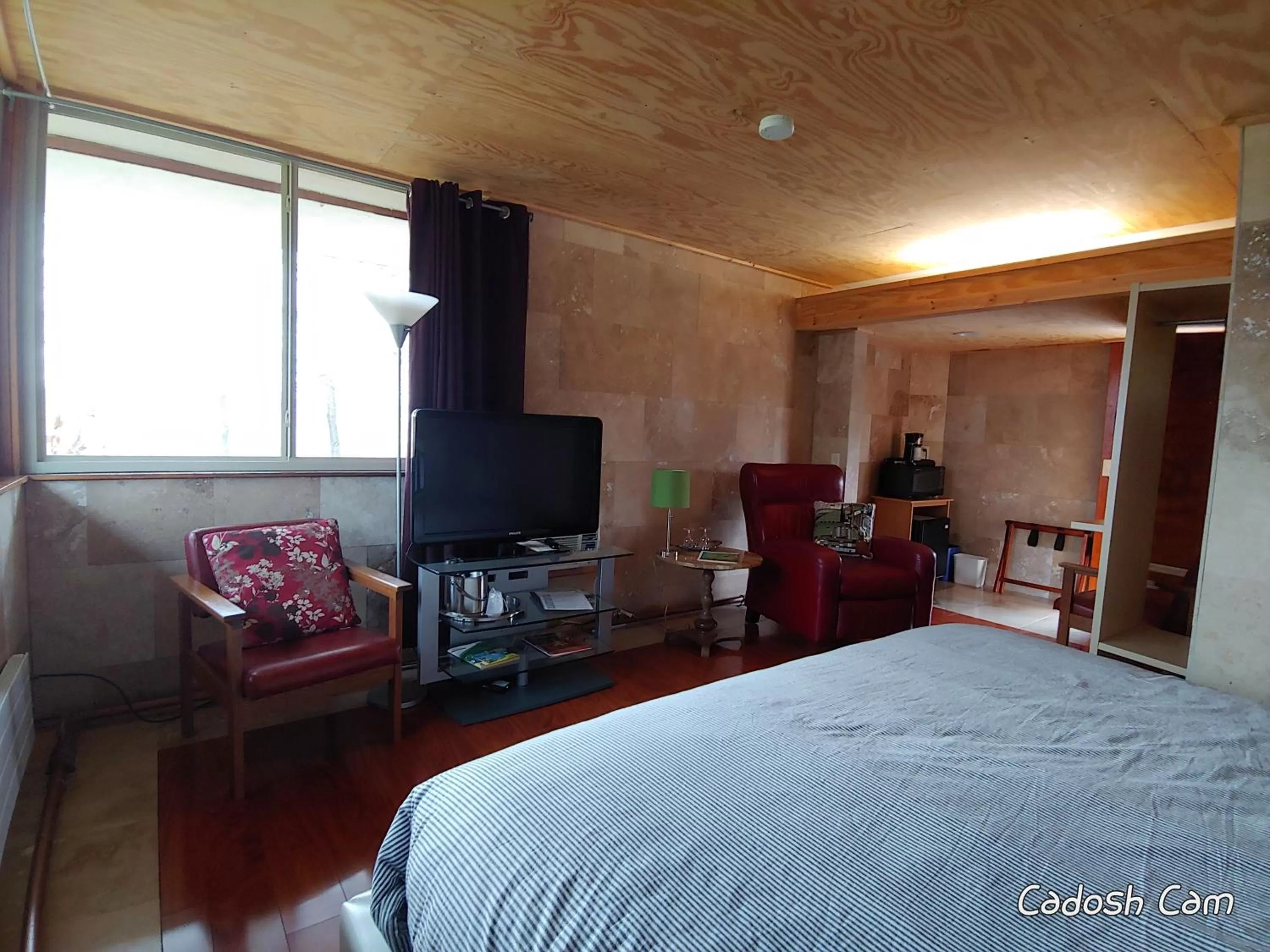 TV/Entertainment Center in The Usonian Inn LLC