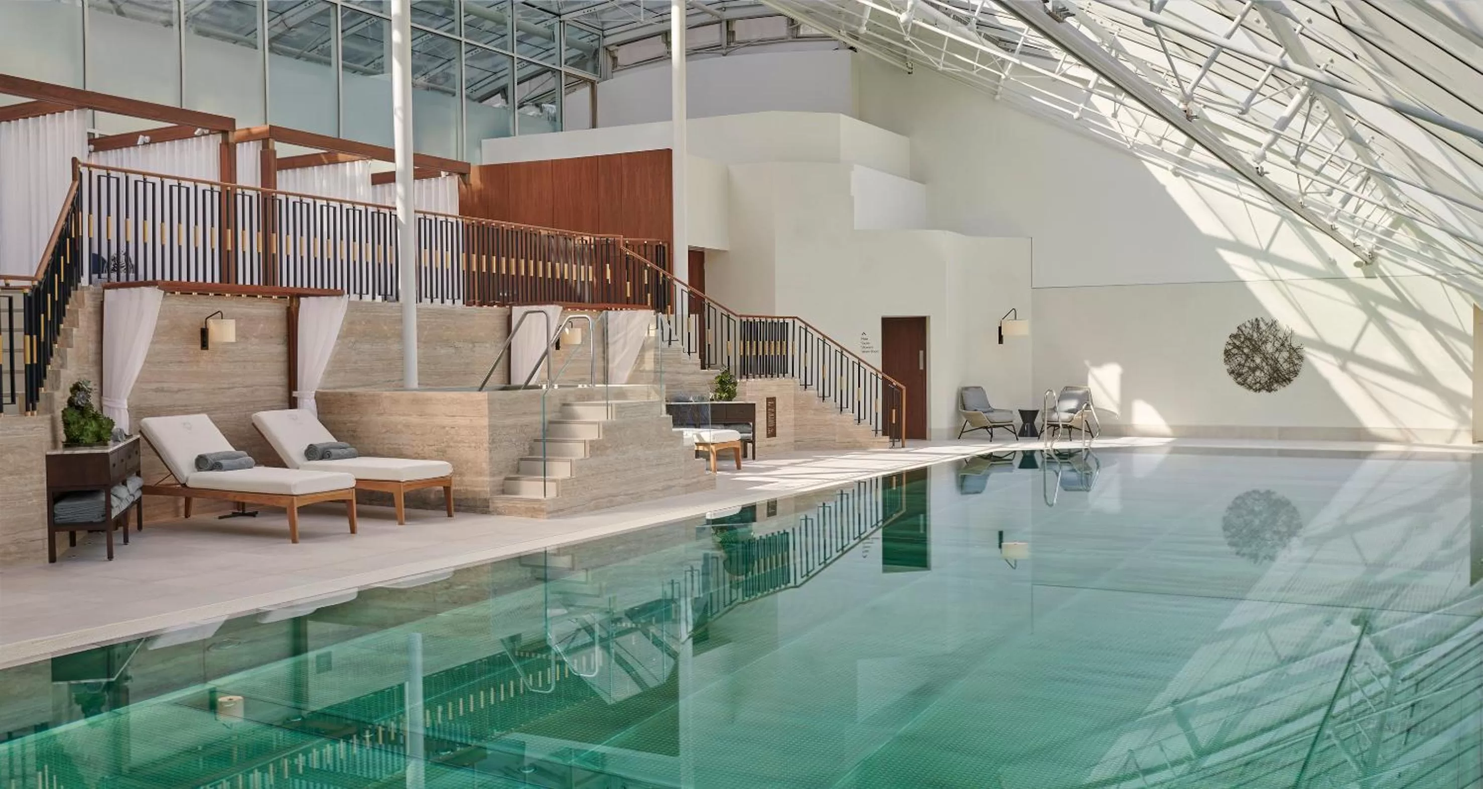 Swimming pool in Jumeirah Carlton Tower London