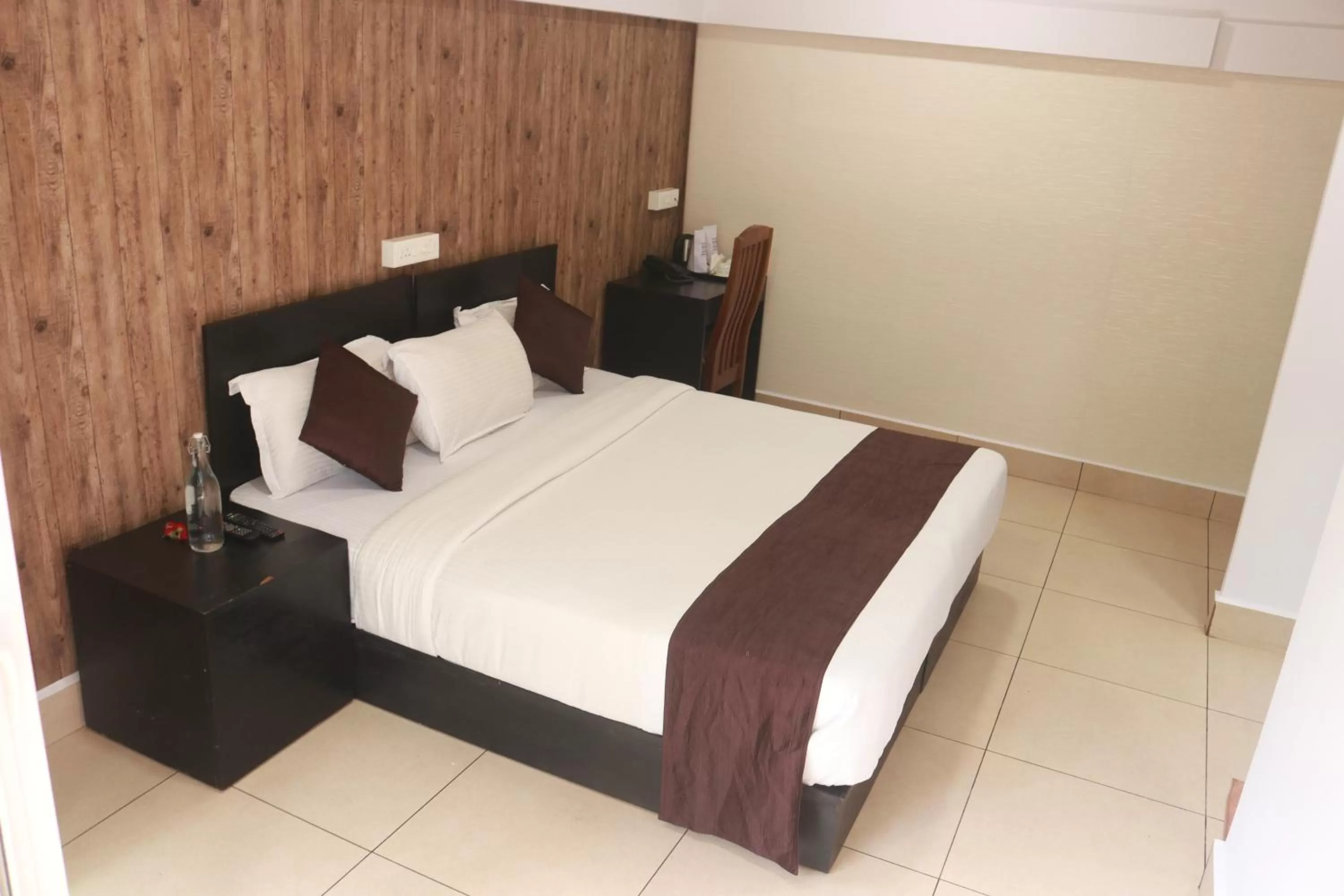 Property building, Bed in Edens Munnar