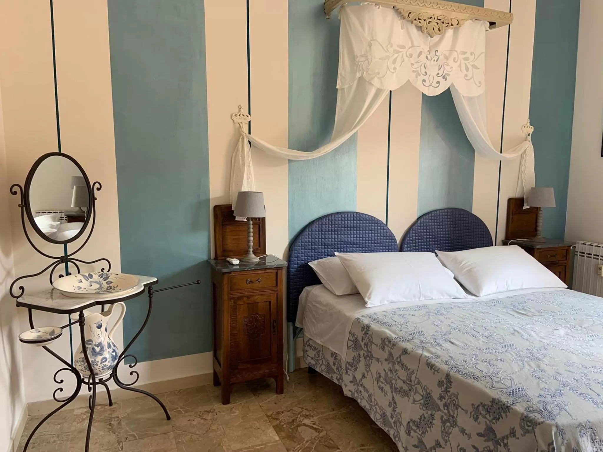 Photo of the whole room, Bed in La Fabbrica dell'Oro