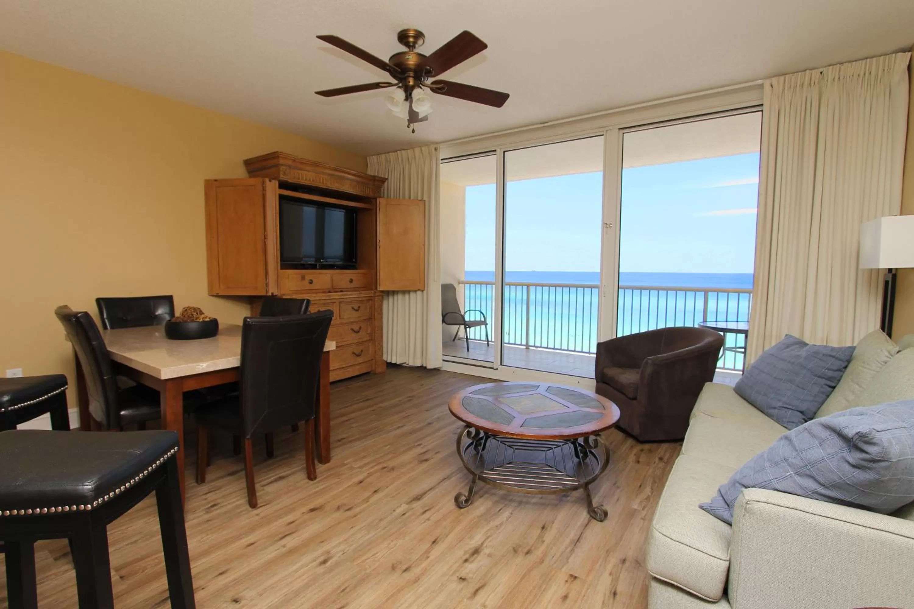 Living room, Seating Area in Majestic Beach Resort, Panama City Beach, Fl