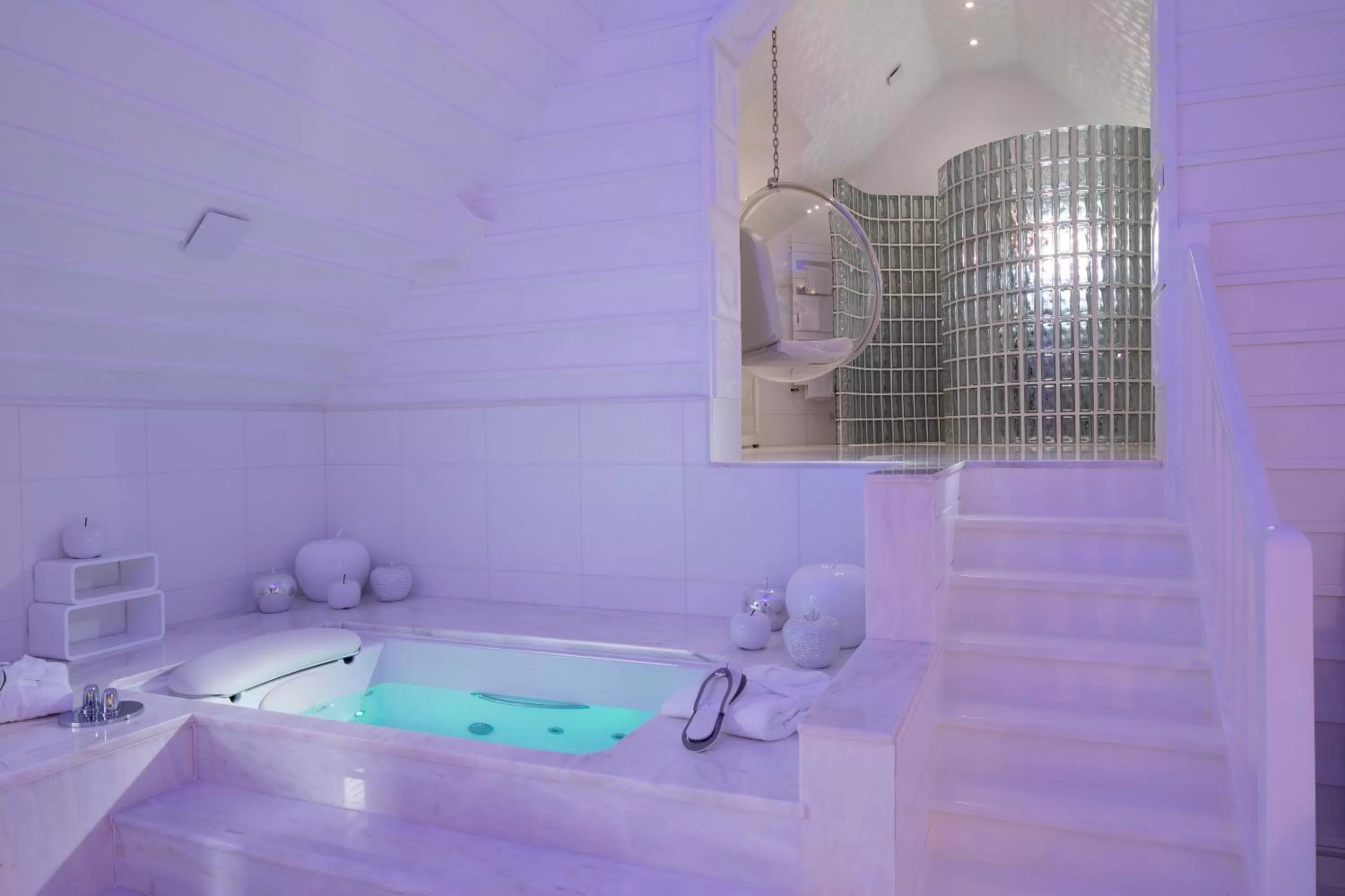 Hot Tub in Hotel et Spa Le Lion d'Or