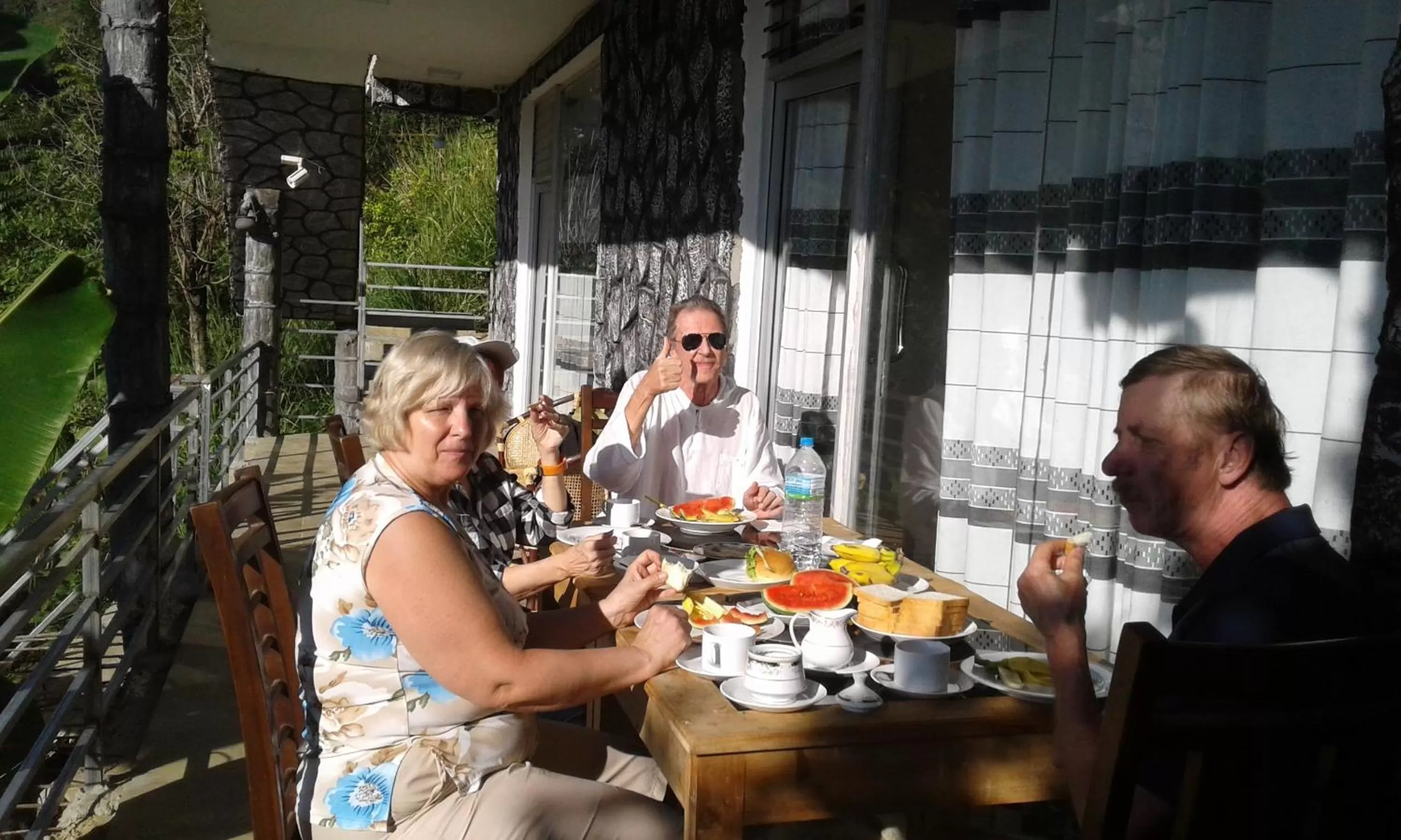 Restaurant/Places to Eat in Ella Lucky Panoramic