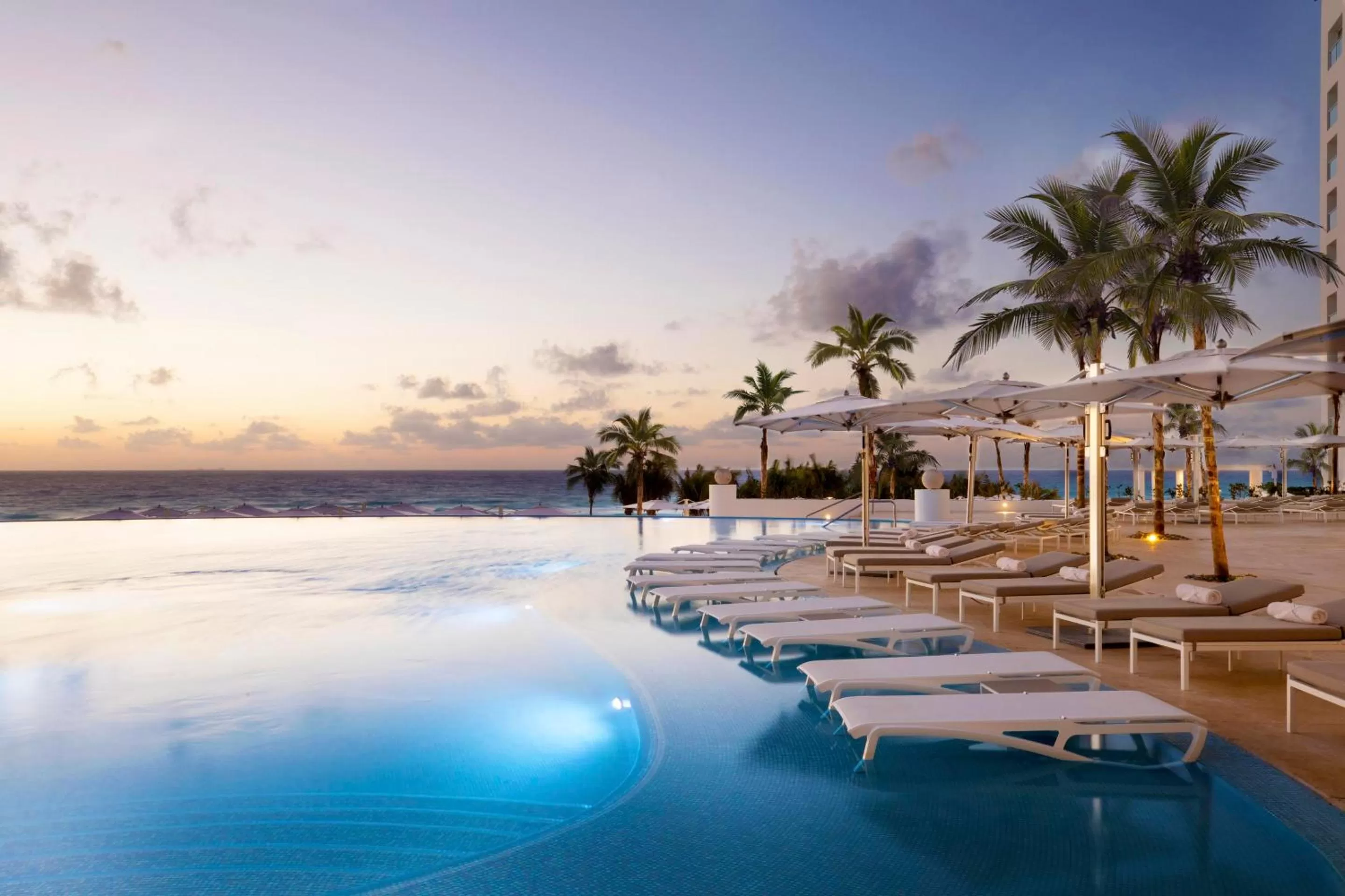 Swimming pool in Le Blanc Spa Resort Cancun - Adults Only - All-Inclusive