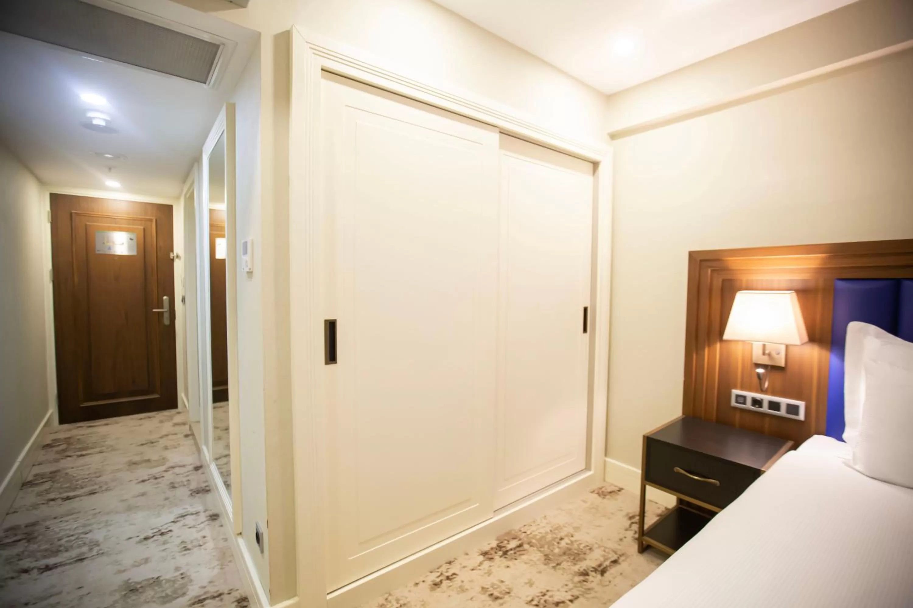 wardrobe, Bed in Ramada Plaza Sultanahmet