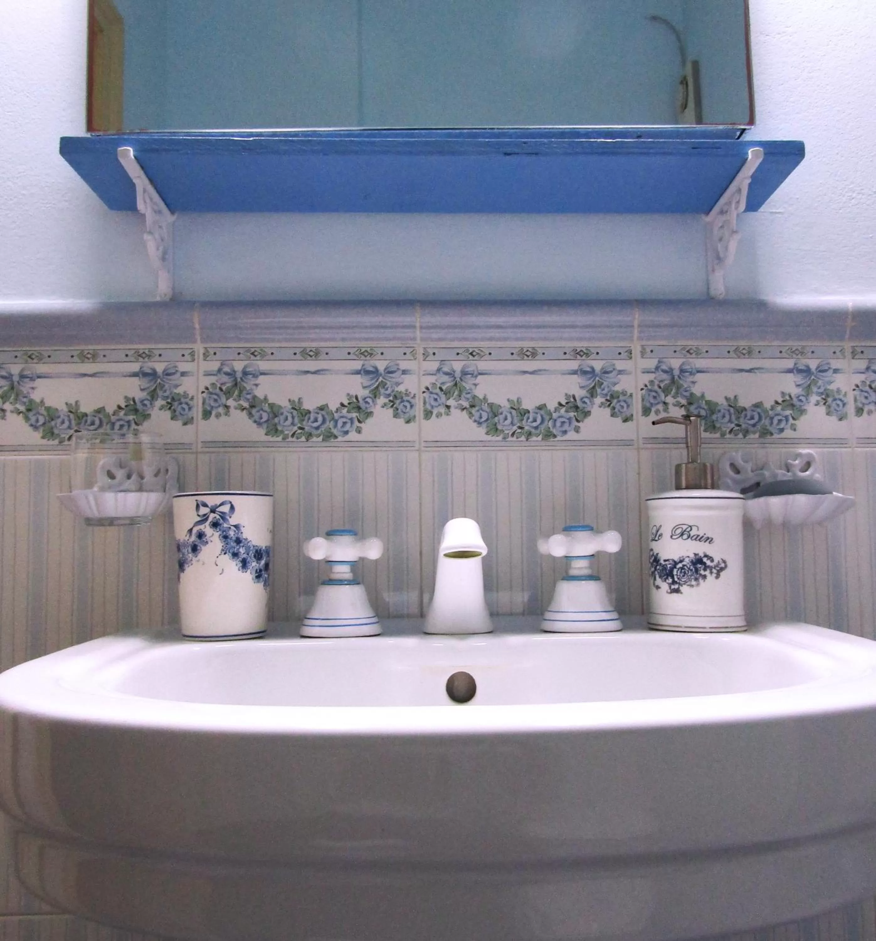 Bathroom in Vittorio Emanuele Rooms di Prinzi