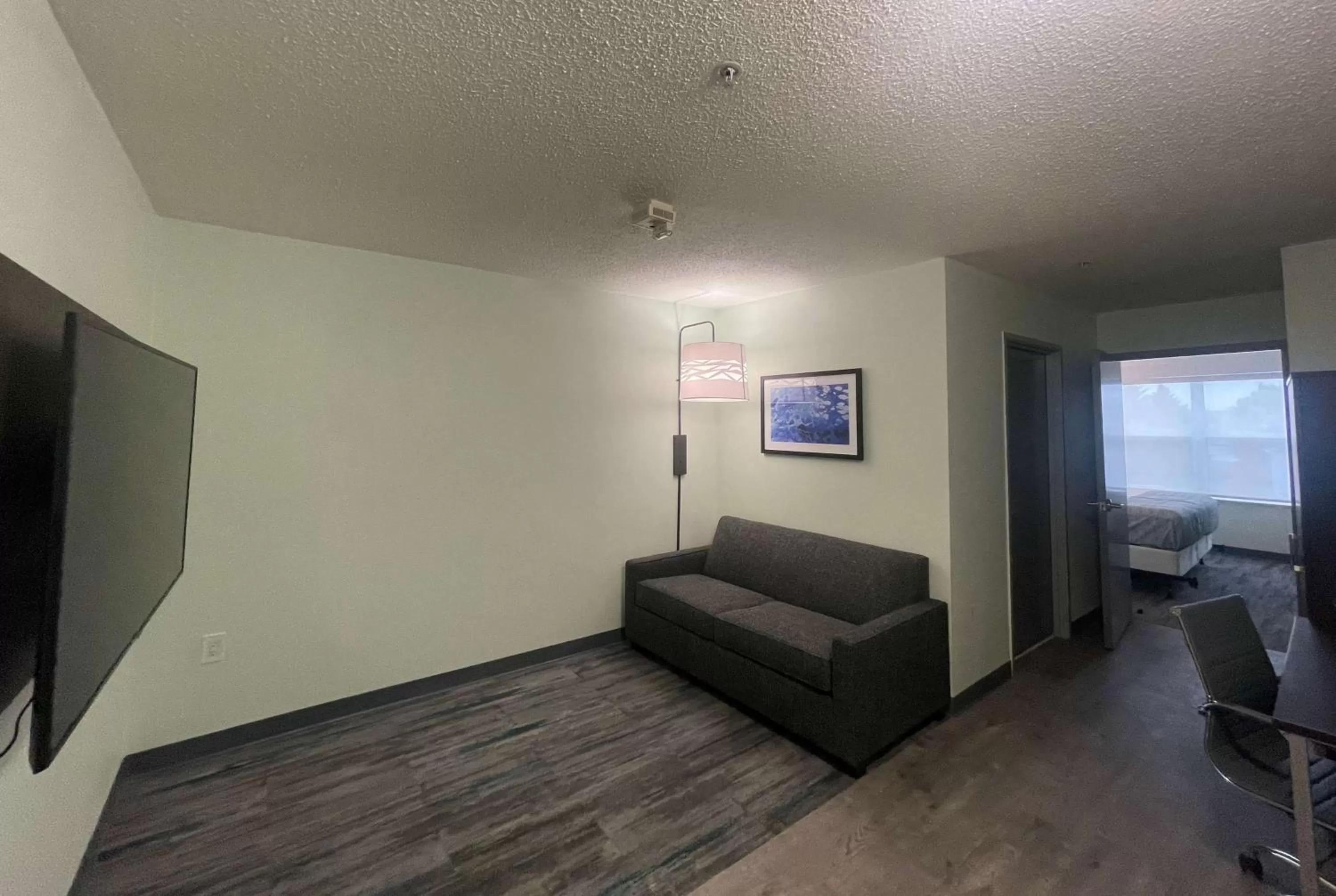 Photo of the whole room in Wingate by Wyndham Waldorf - Washington DC Area