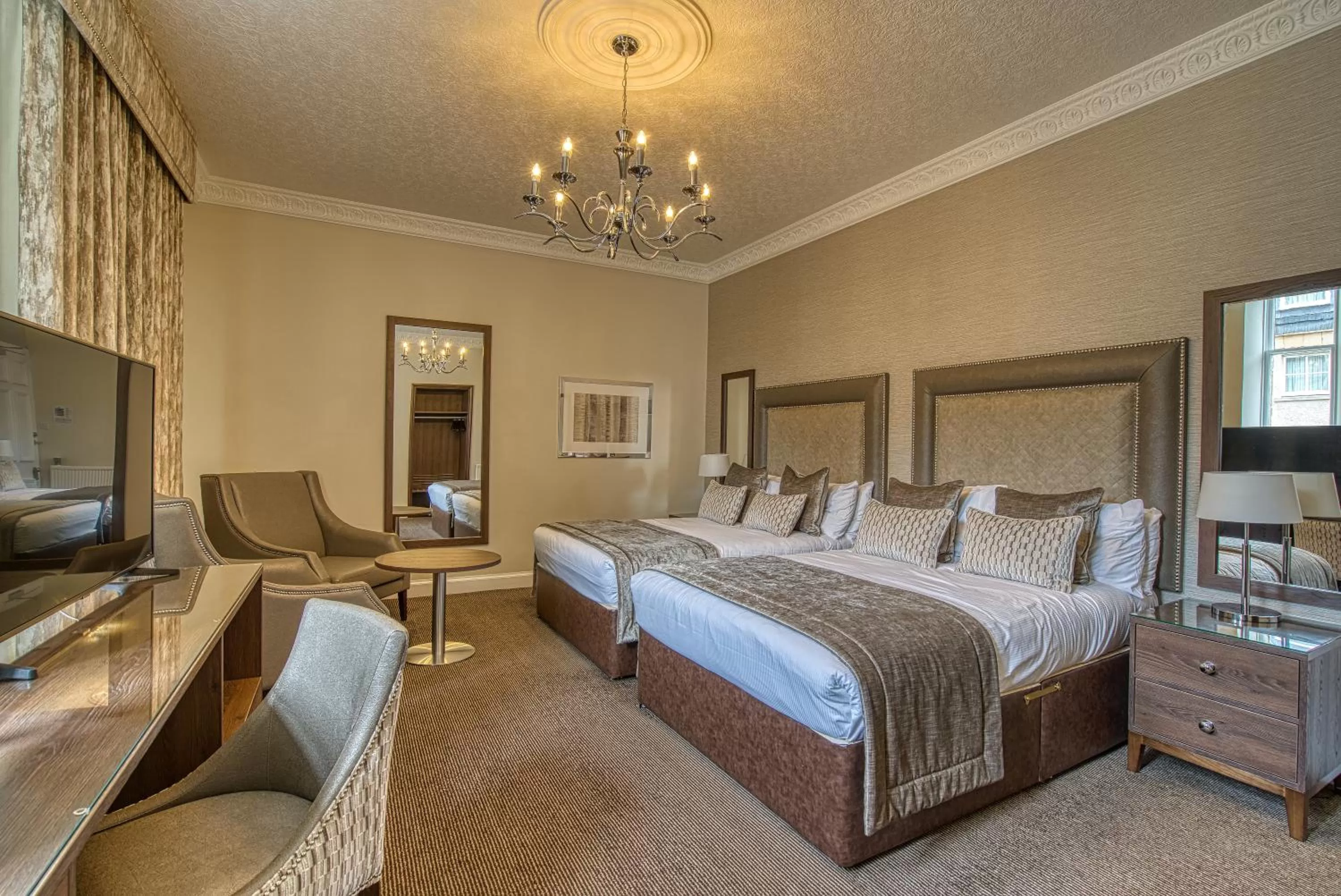 Coffee/tea facilities, Bed in Inverness Palace Hotel & Spa, WorldHotels Distinctive