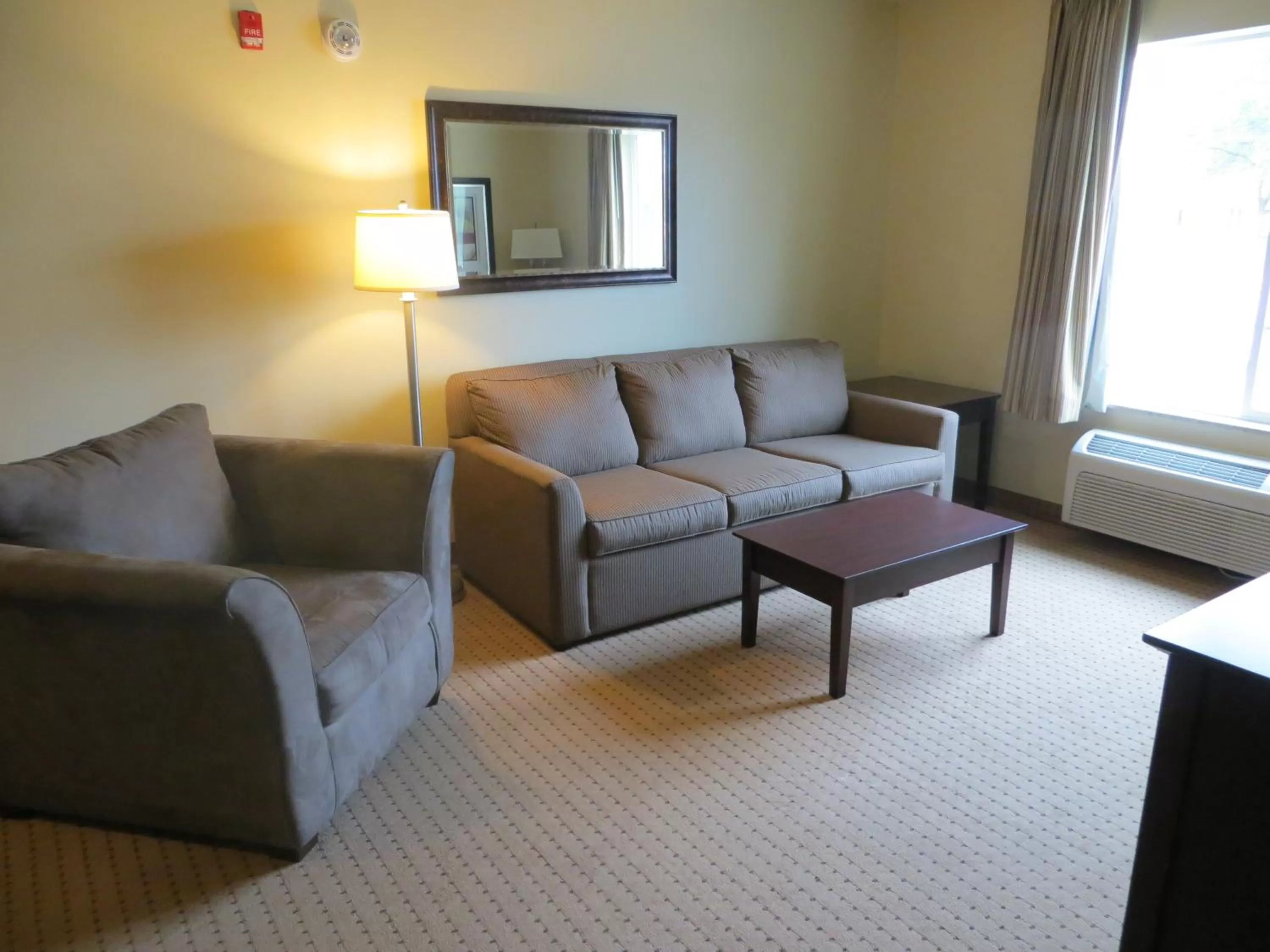Living room in Cobblestone Inn & Suites - Brillion