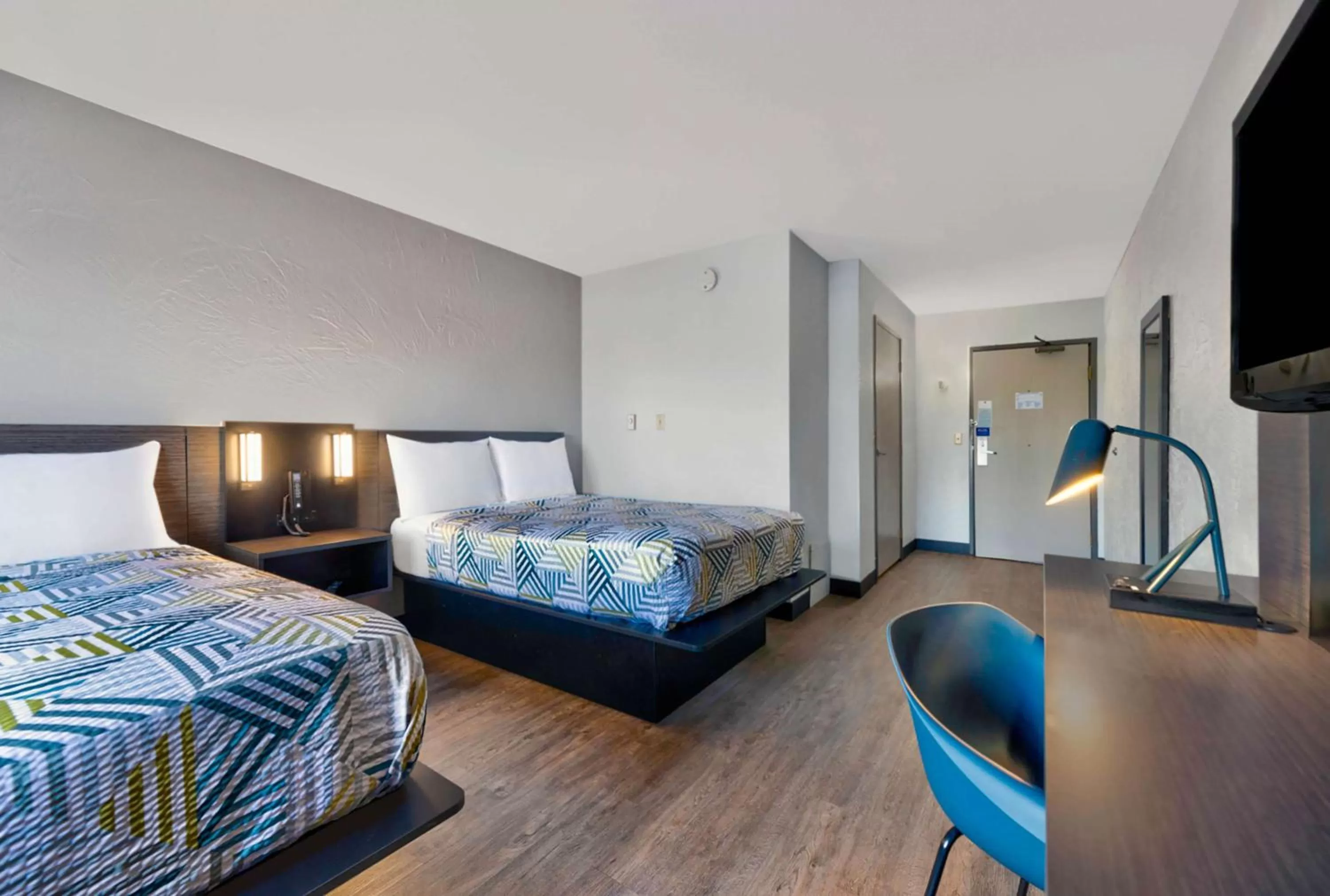 Bedroom, Bed in Motel 6-Oak Creek, WI