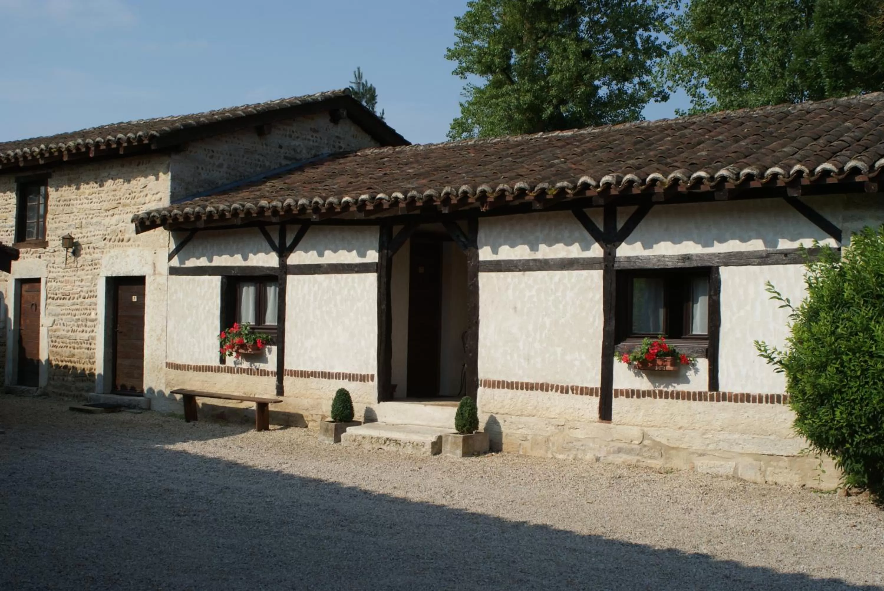 Facade/entrance in Le Moulin de Champagne