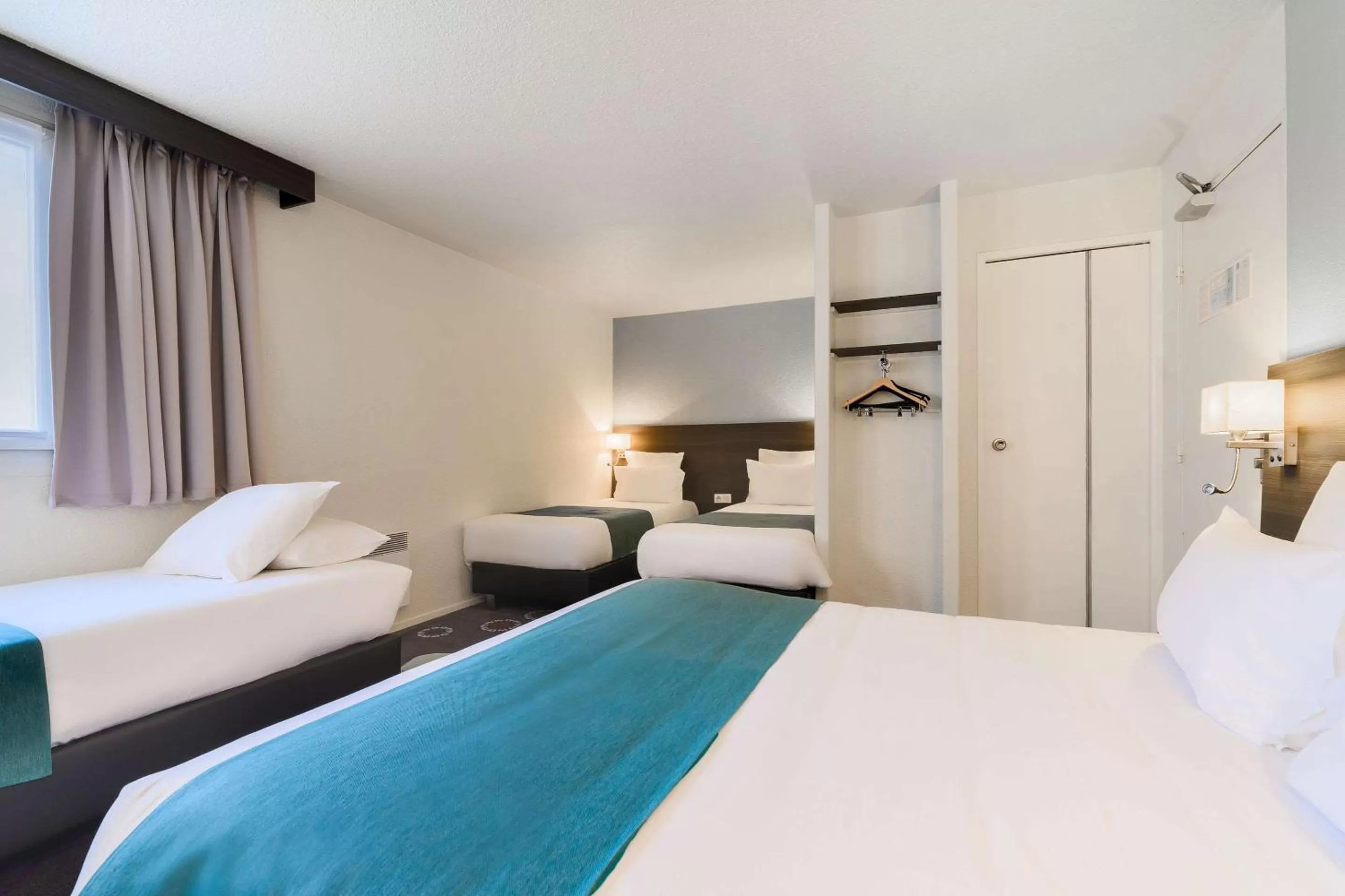 Photo of the whole room, Bed in Kyriad Lille Gare - Grand Palais