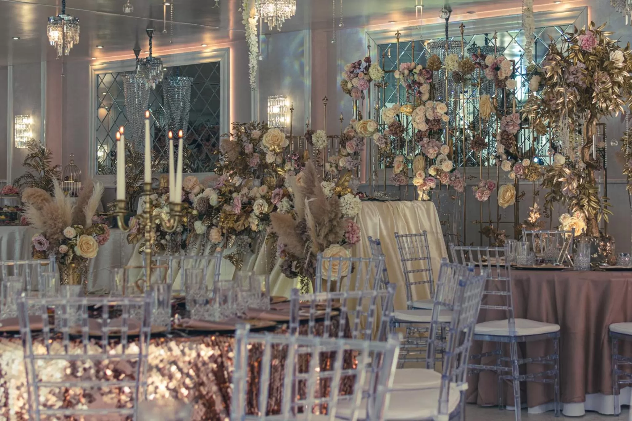 Lounge/Bar in Complex Baroto