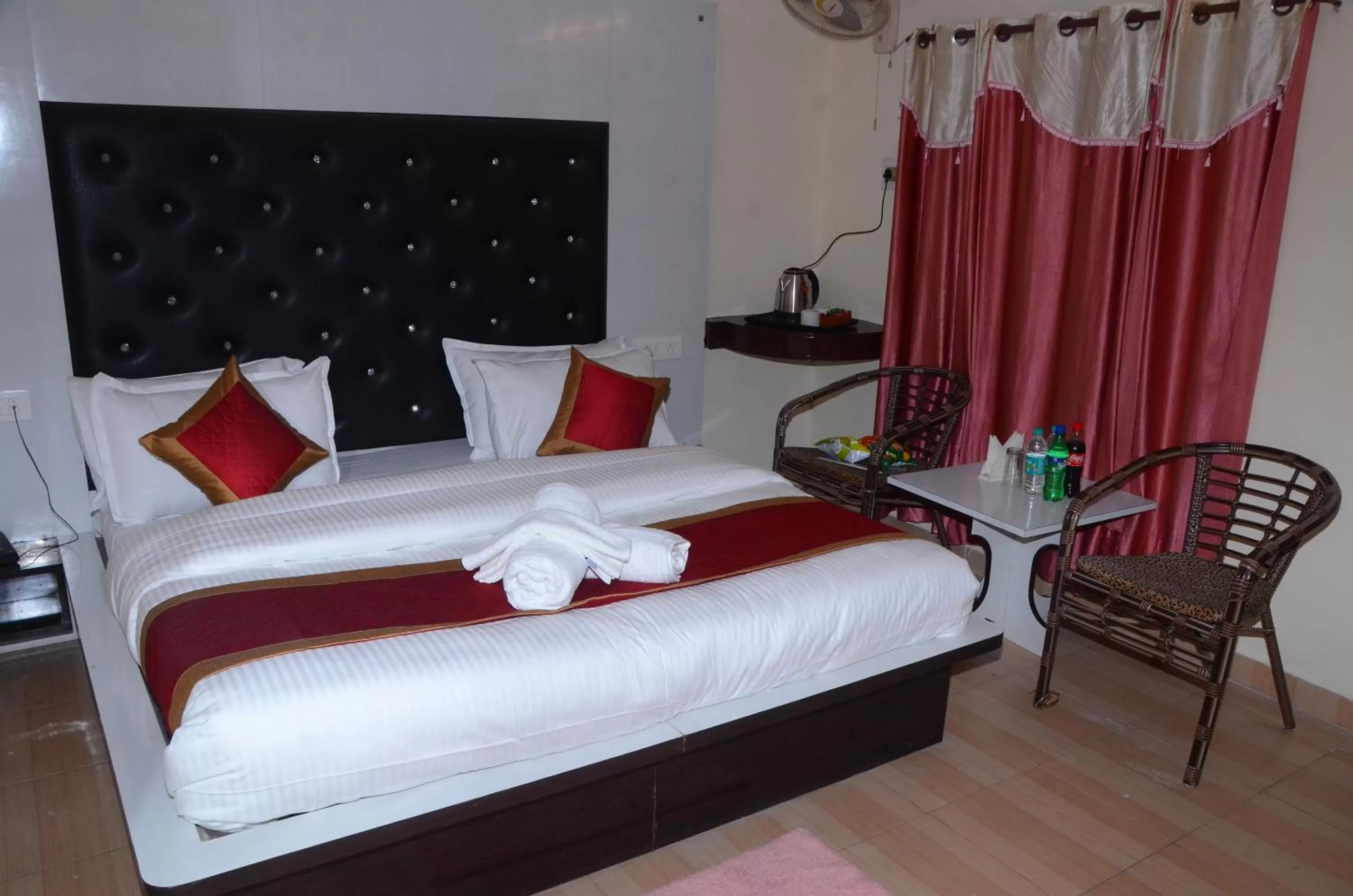 Bed in Hotel White Orchid Dalhausie