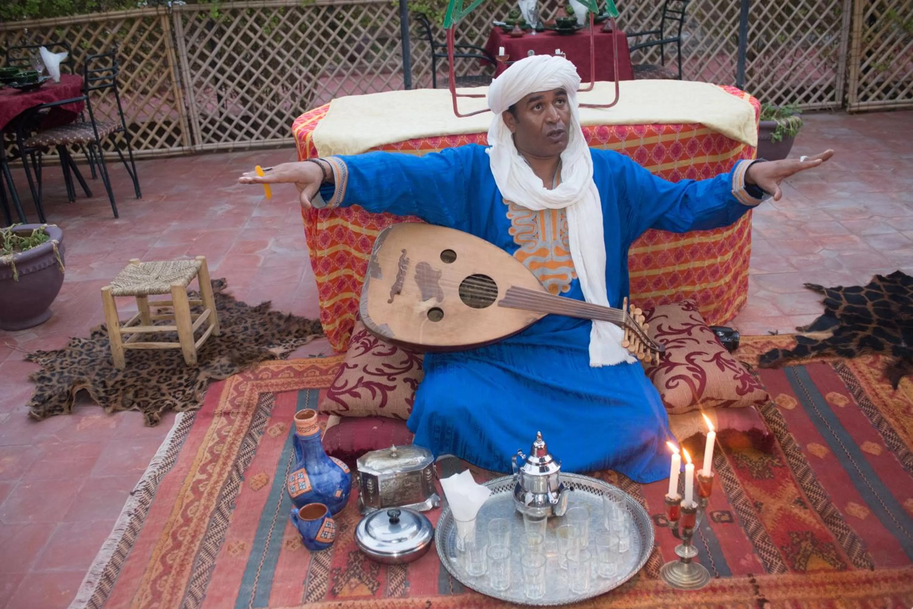 Evening entertainment in Prends Ton Temps