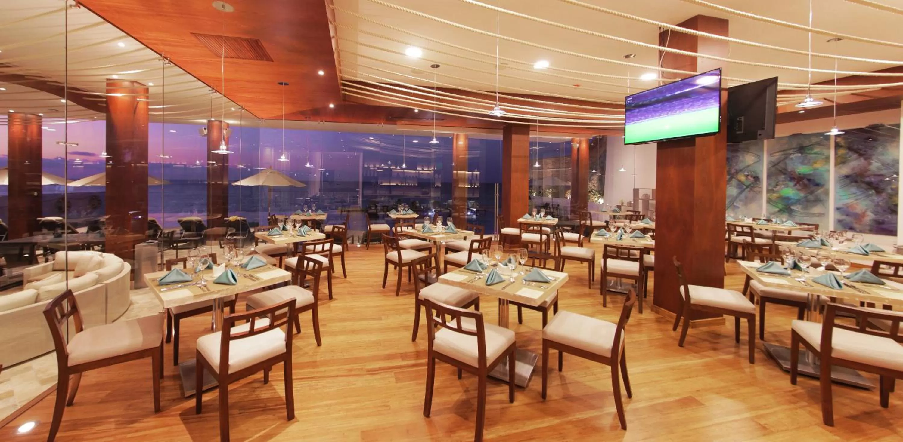 Restaurant/Places to Eat in Hotel Poseidon