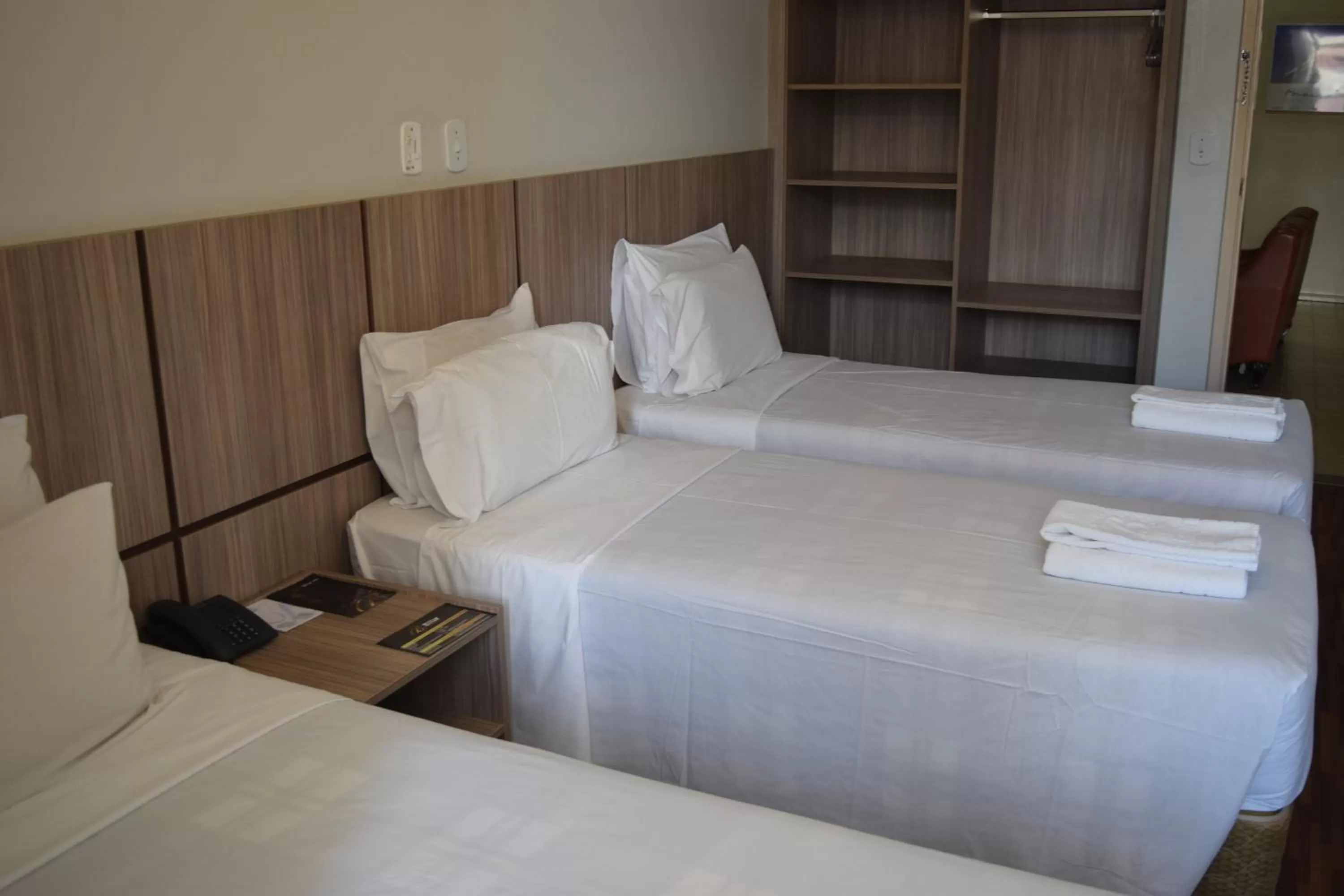 Photo of the whole room, Bed in Bittar Inn