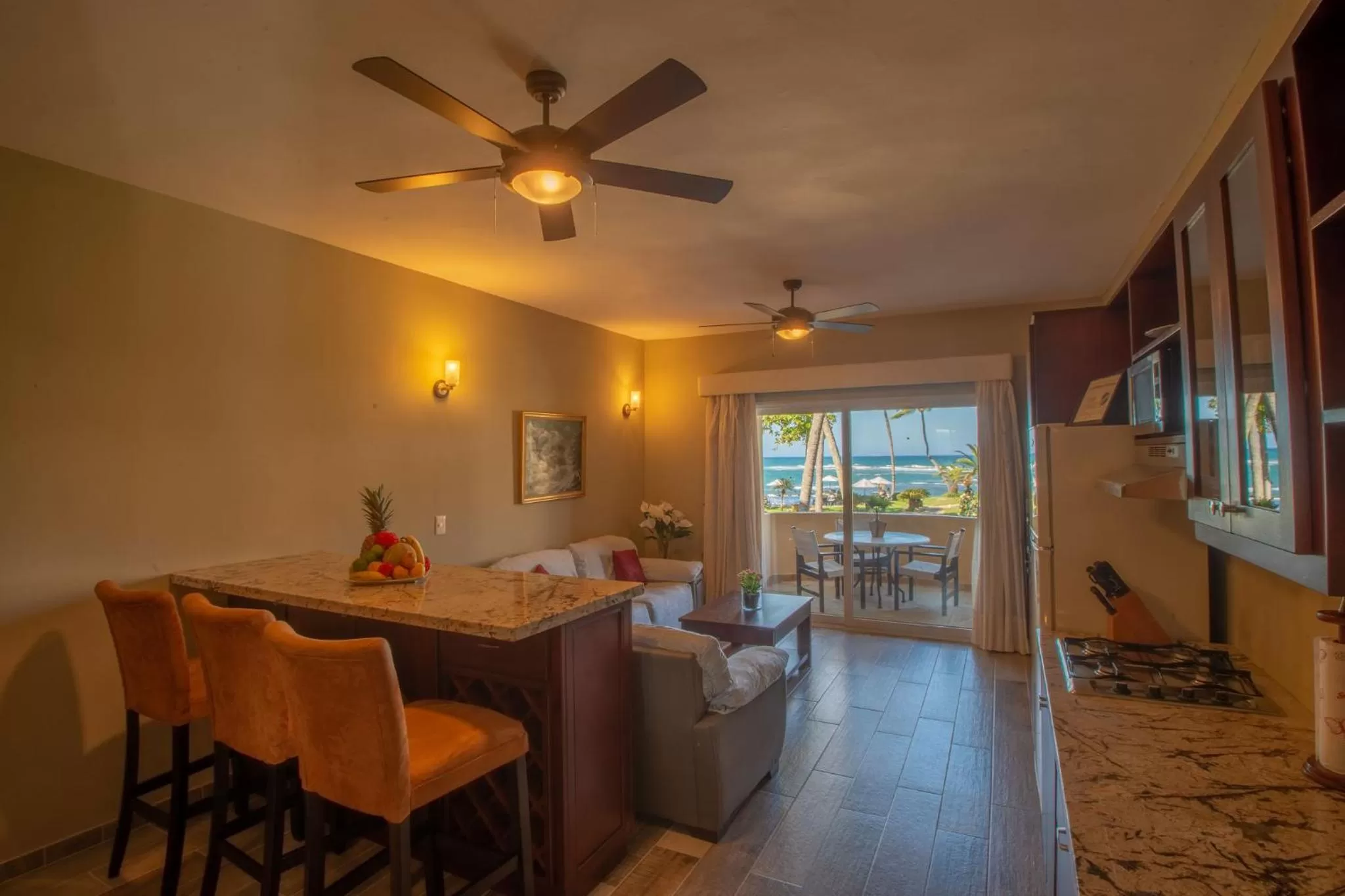 Dining area in Velero Beach Resort