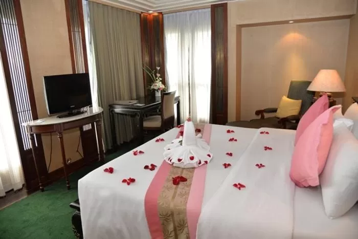 Bedroom, Bed in Rama Gardens Hotel Bangkok