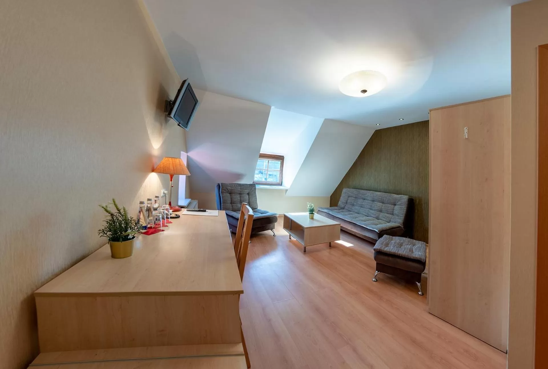 Seating Area in Hotel - Bar Grafaite