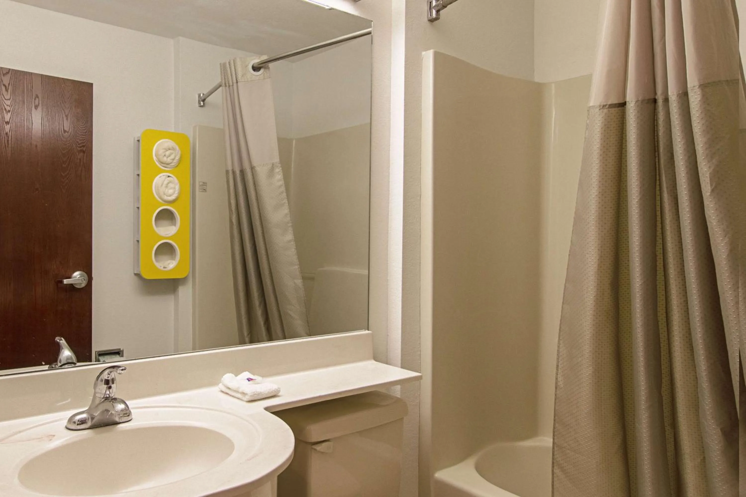 Photo of the whole room in Americas Best Value Inn & Suites Brunswick