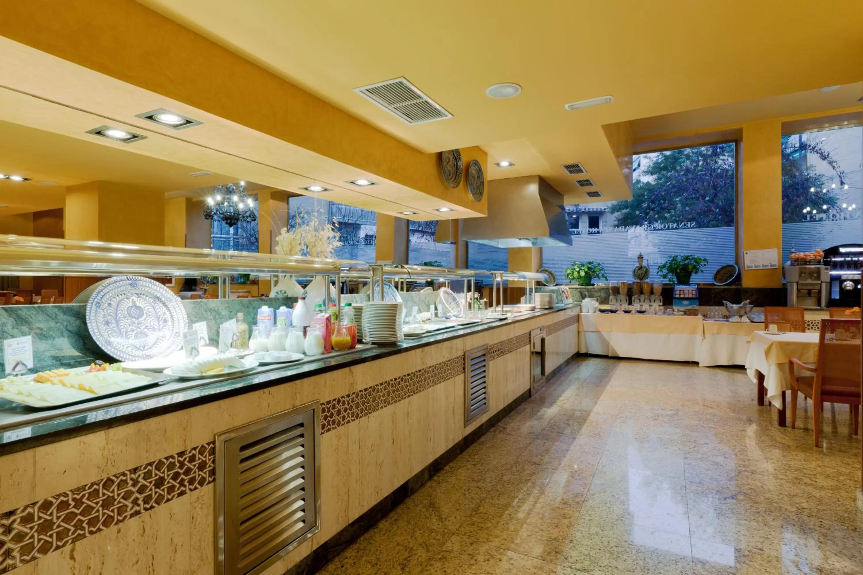 Food and drinks in Senator Granada