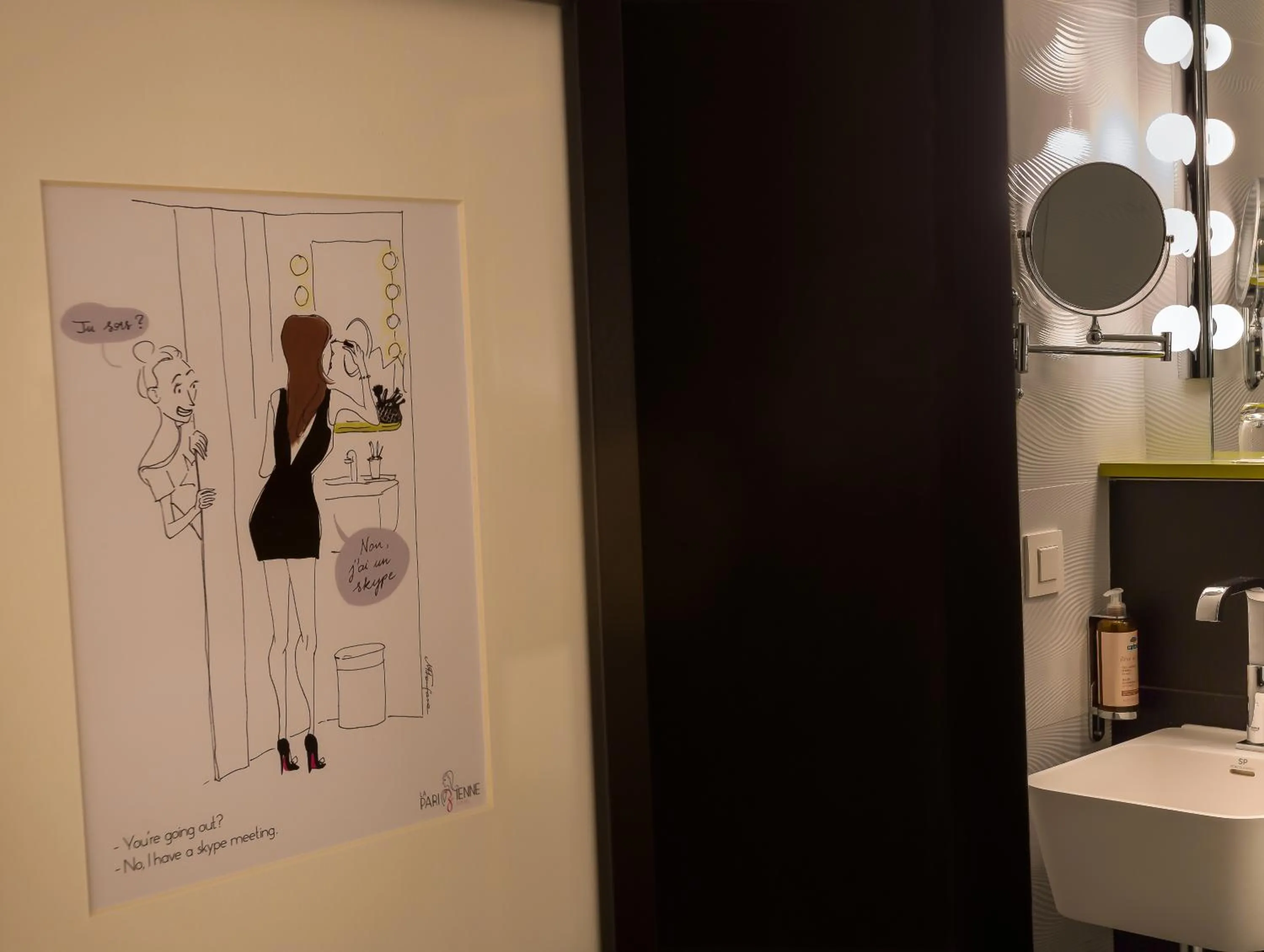 Decorative detail in Hôtel La Parizienne - Proche Montparnasse