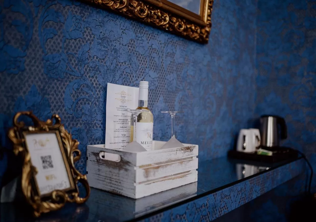 room service in ROH Suites