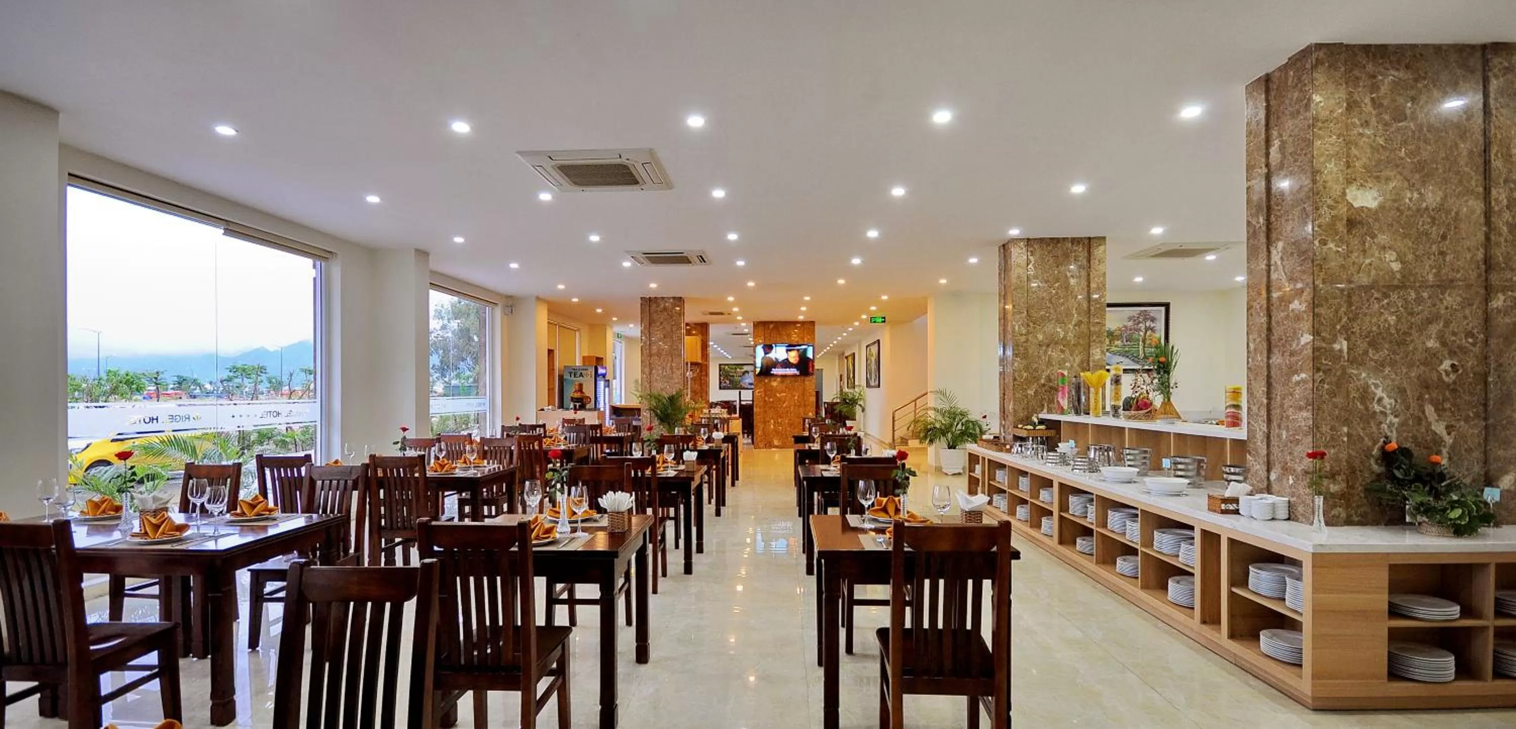Restaurant/places to eat in Rigel Hotel