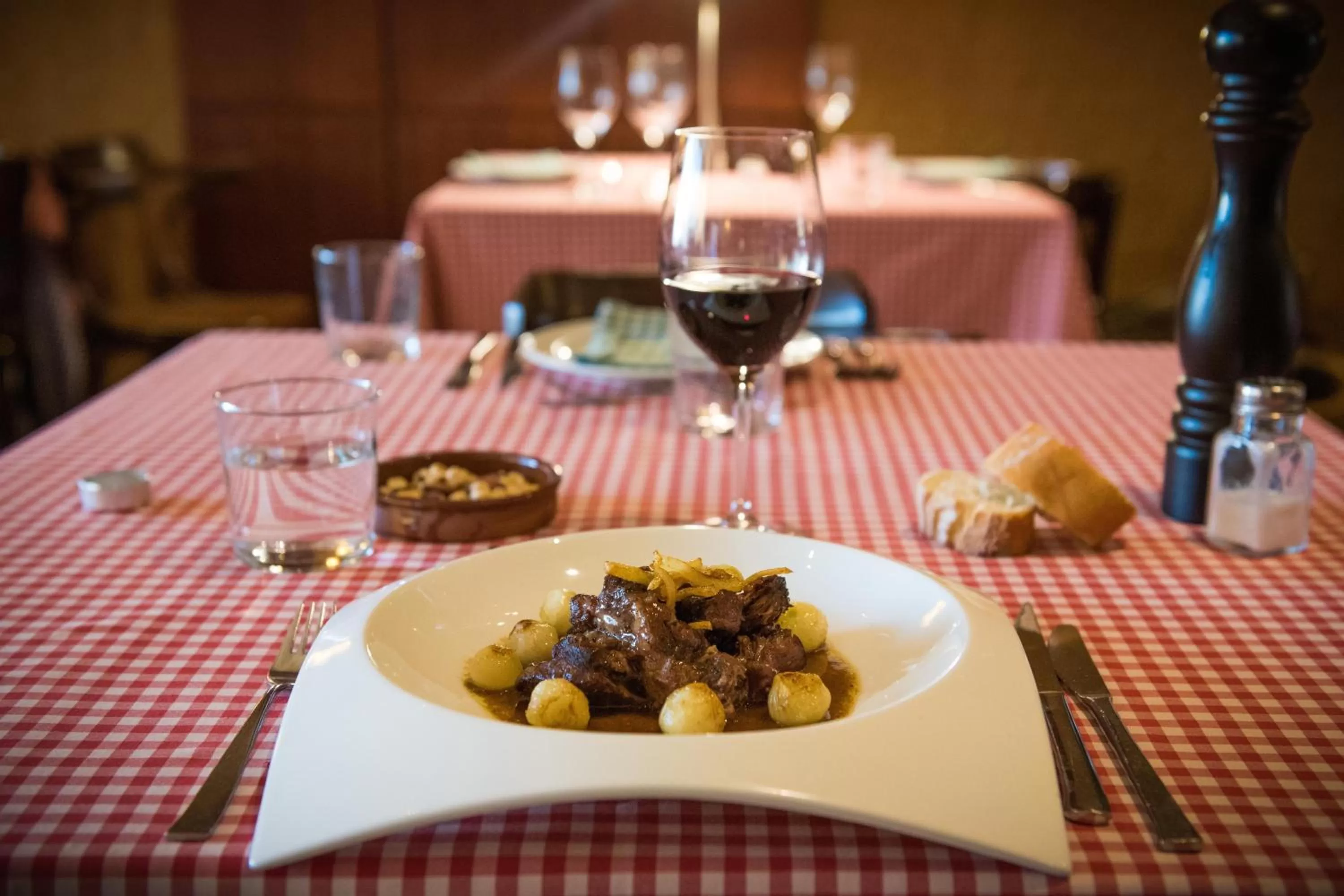 Restaurant/places to eat in Hotel-Hostal Sport