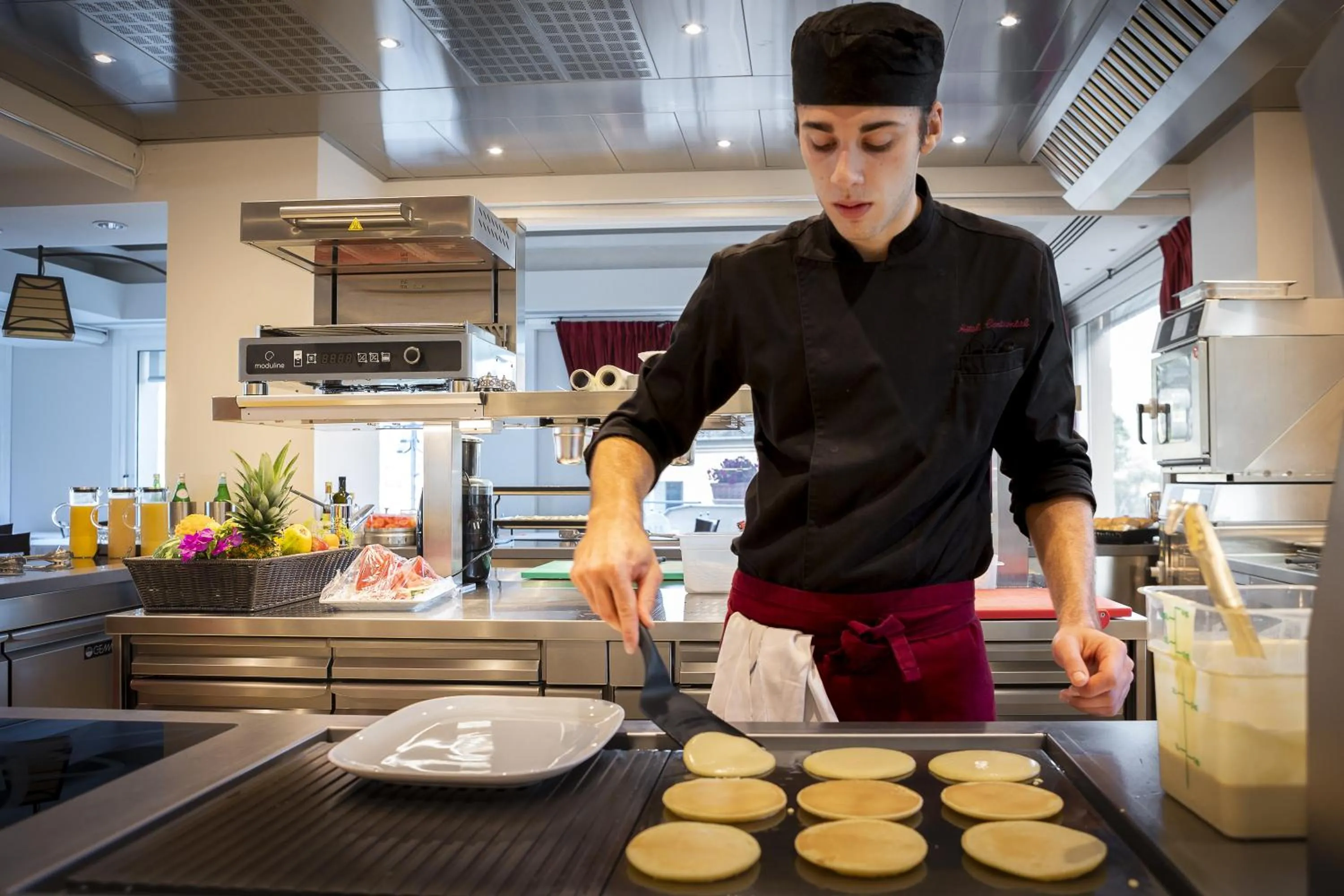 Restaurant/places to eat in Hotel Continental