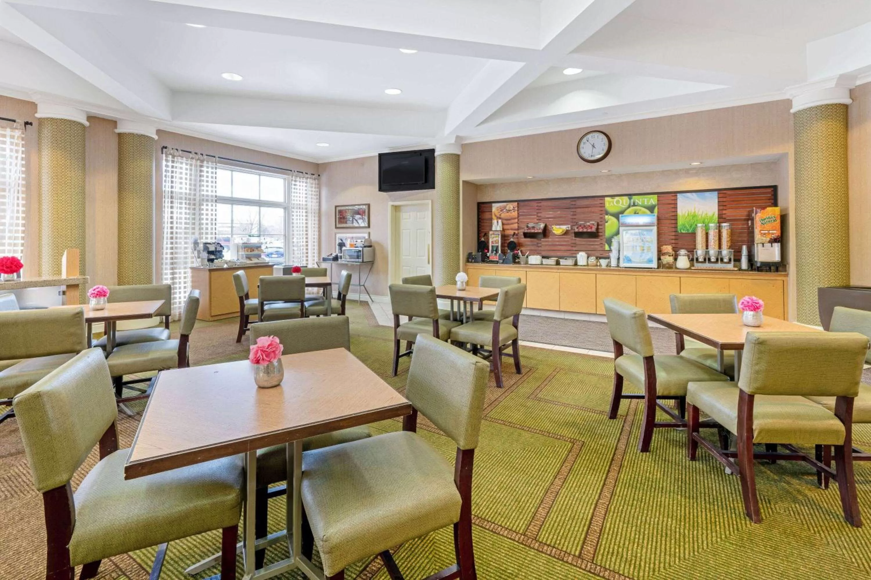 Restaurant/places to eat in La Quinta by Wyndham Salt Lake City Airport