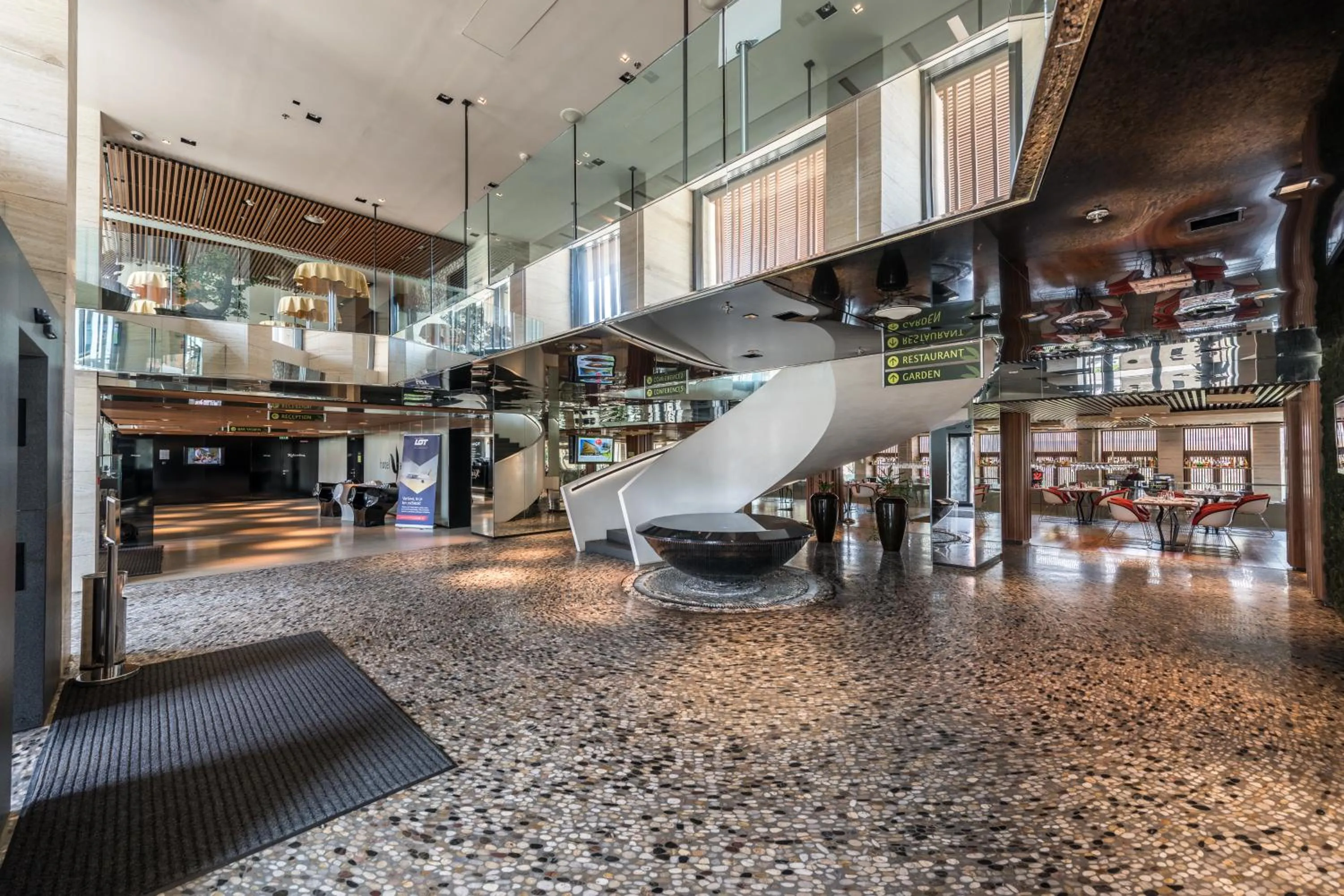 Lobby or reception in Hotel Yasmin Košice