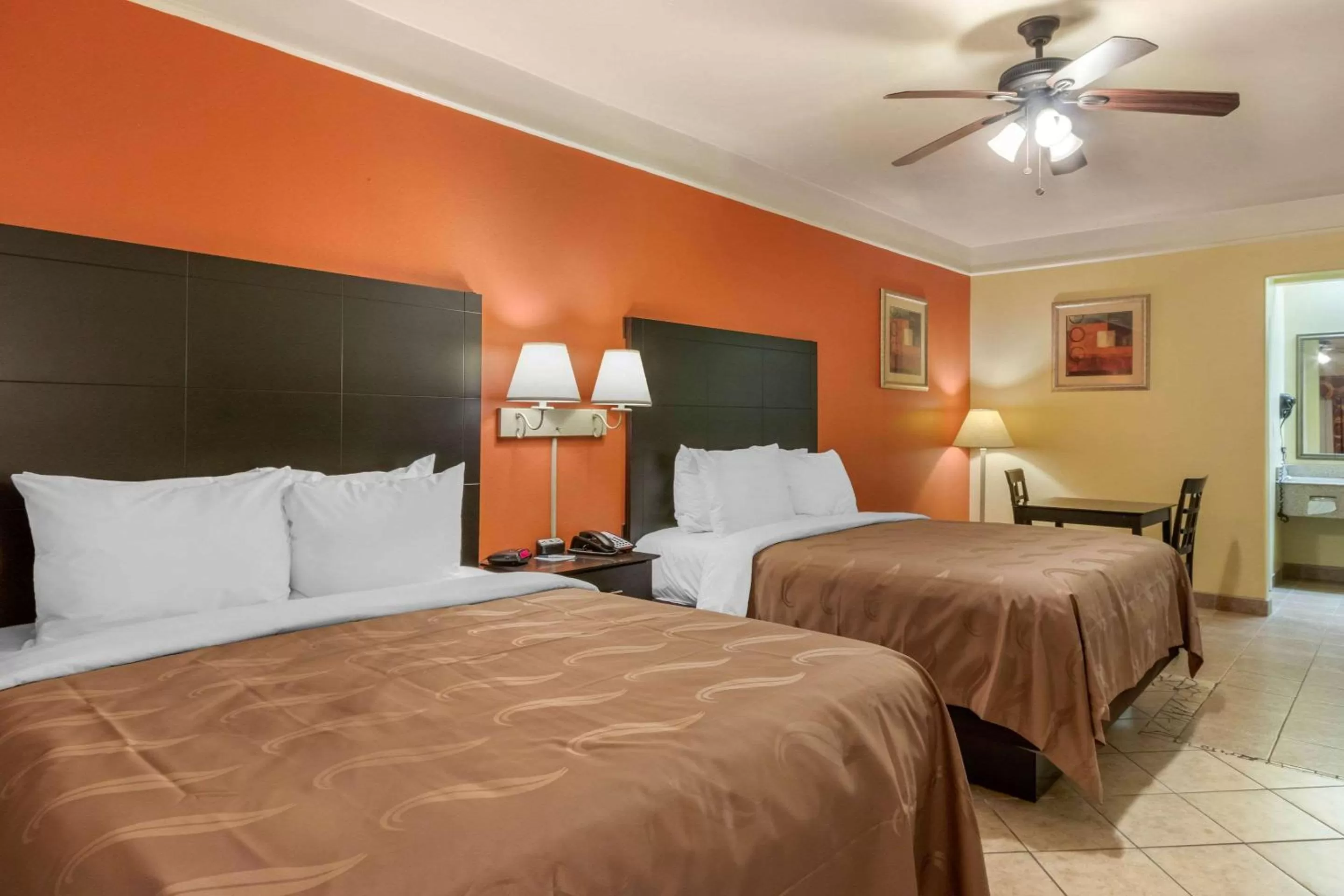 Photo of the whole room, Bed in Quality Inn & Suites at The Outlets Mercedes-Weslaco