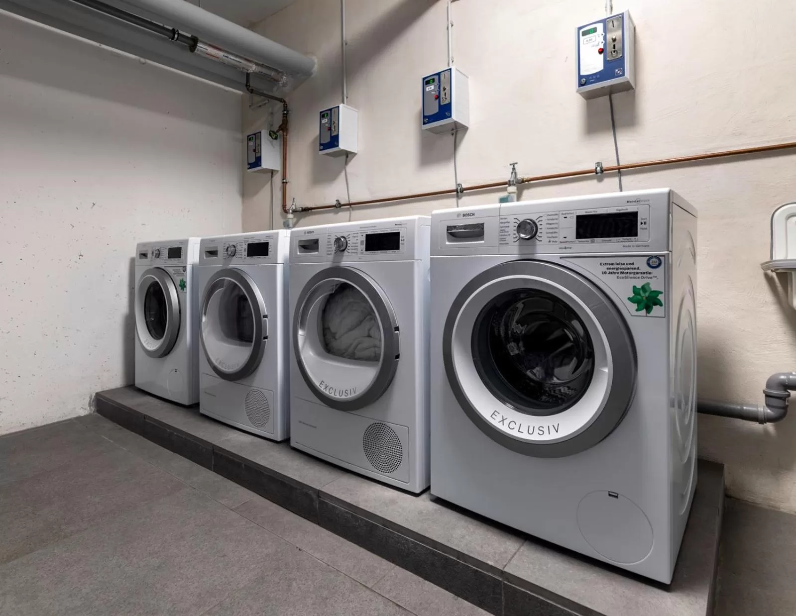 Property building in GLEUEL INN - digital hotel & serviced apartments & boardinghouse mit voll ausgestatteten Küchen