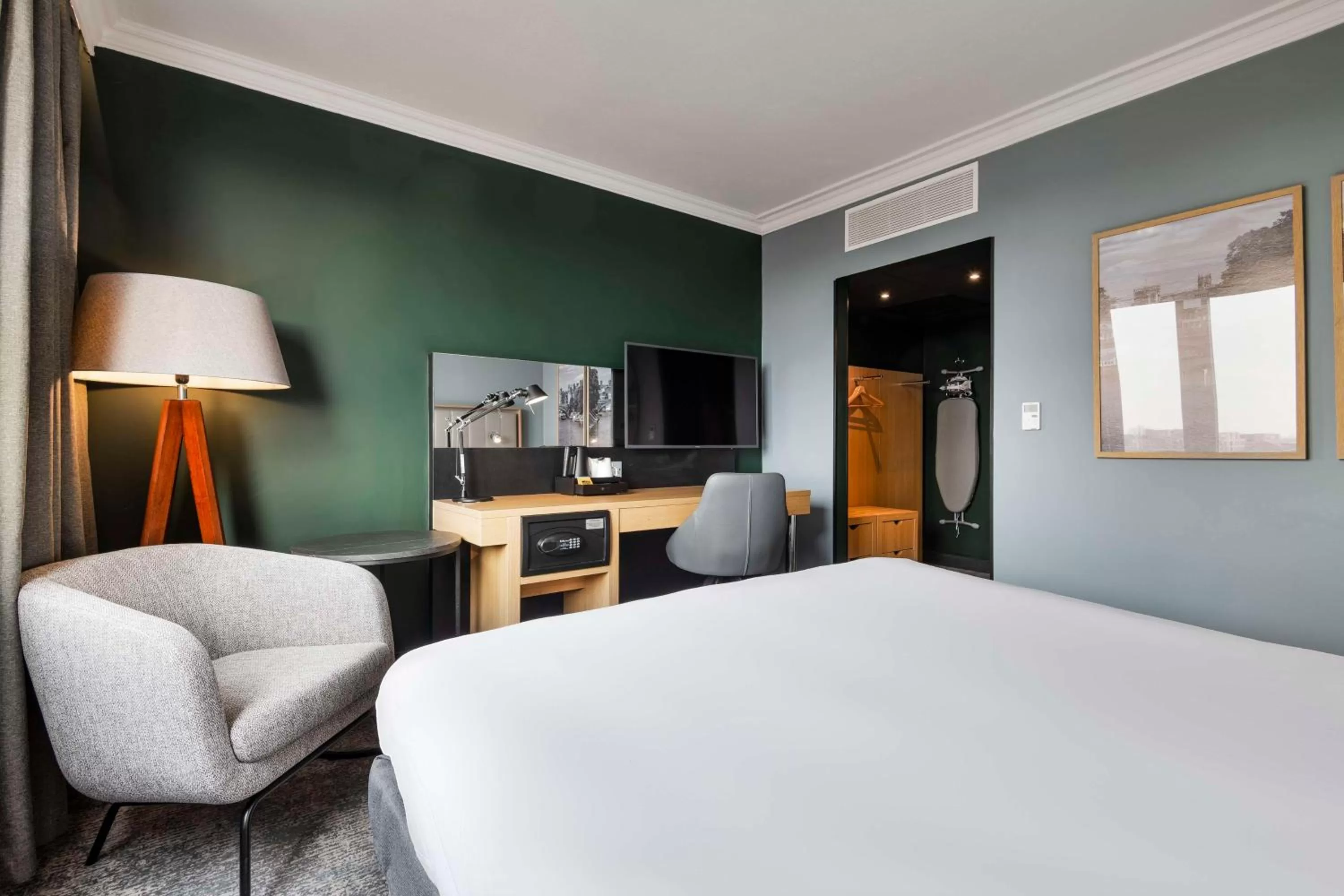 Bed in Radisson Hotel York