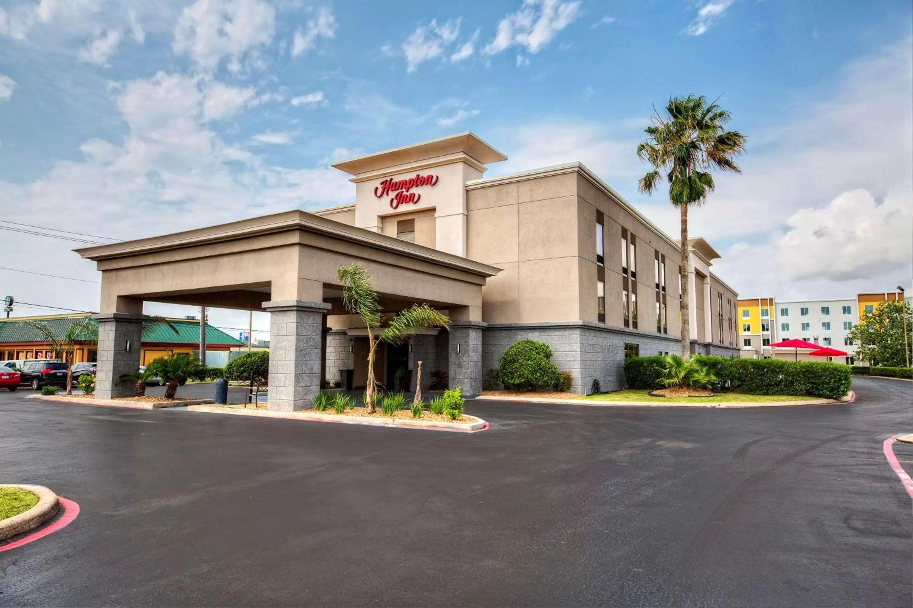 Property building in Hampton Inn Houston Baytown