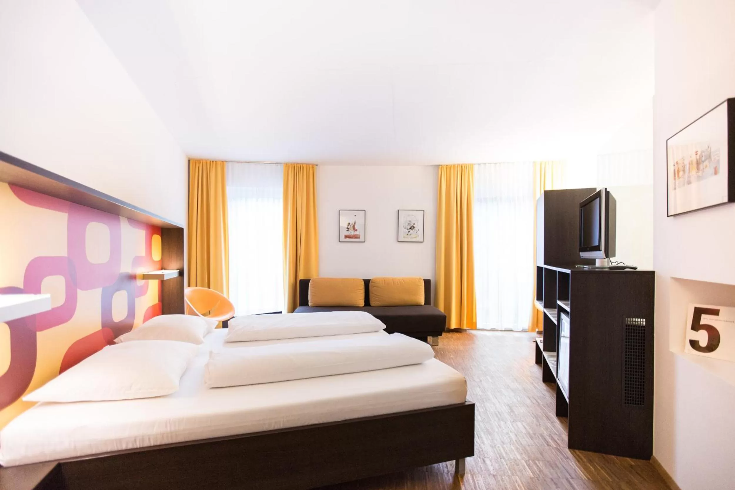 Photo of the whole room, Bed in arte Hotel Krems