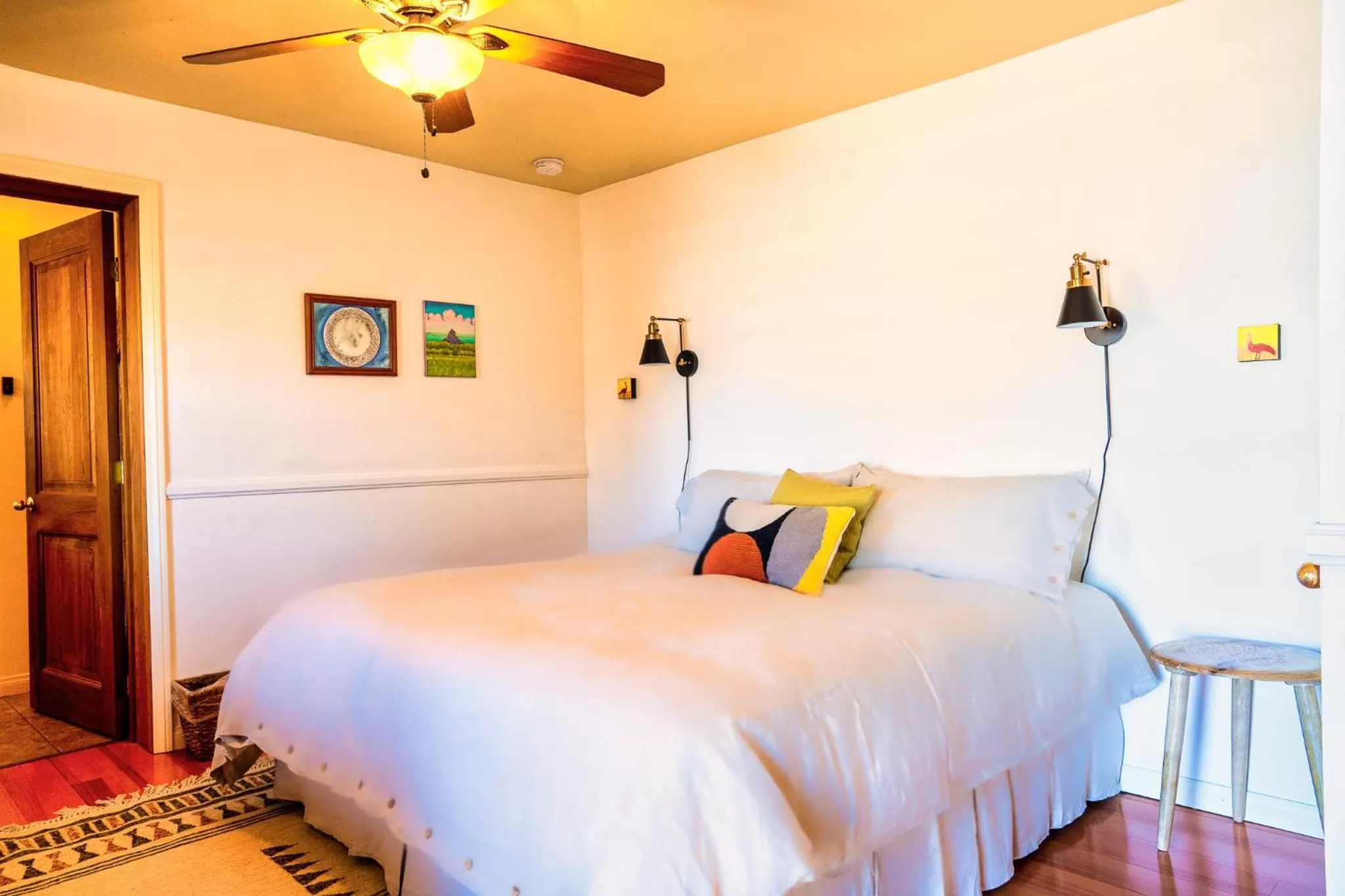 Bed in The Loubird Inn