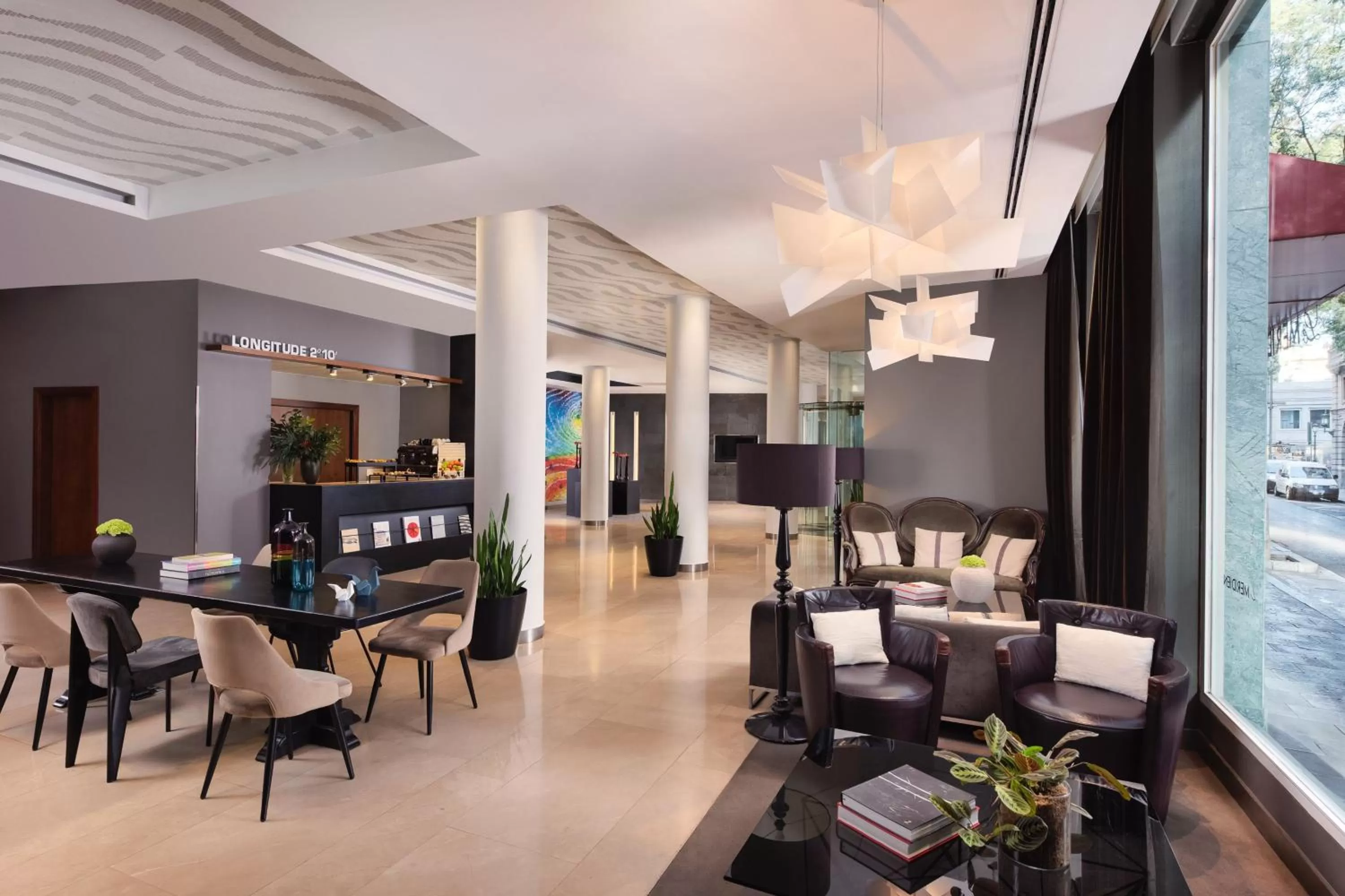 Lounge or bar in Le Meridien Barcelona