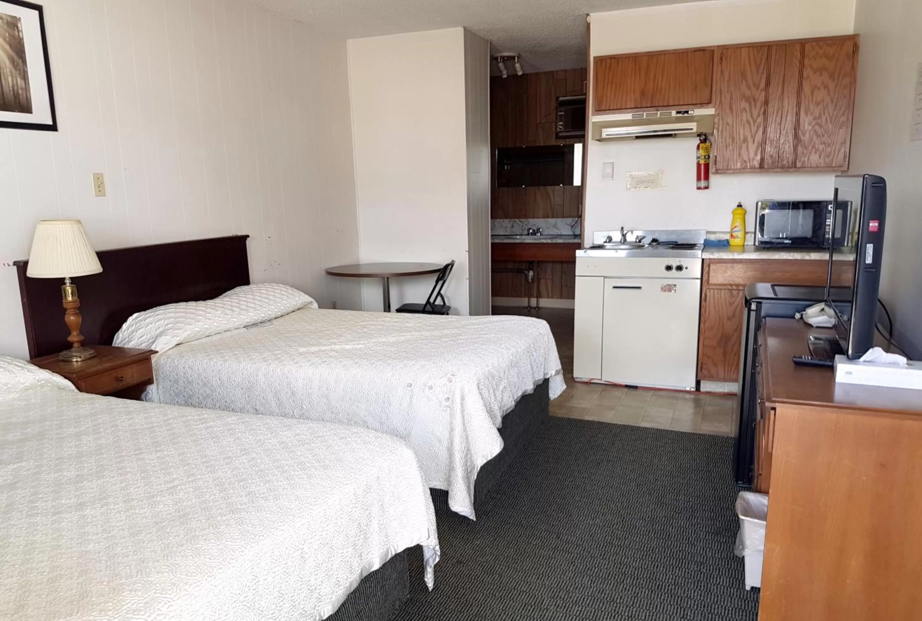 Kitchen/Kitchenette in Elk Point Motel & RV Park