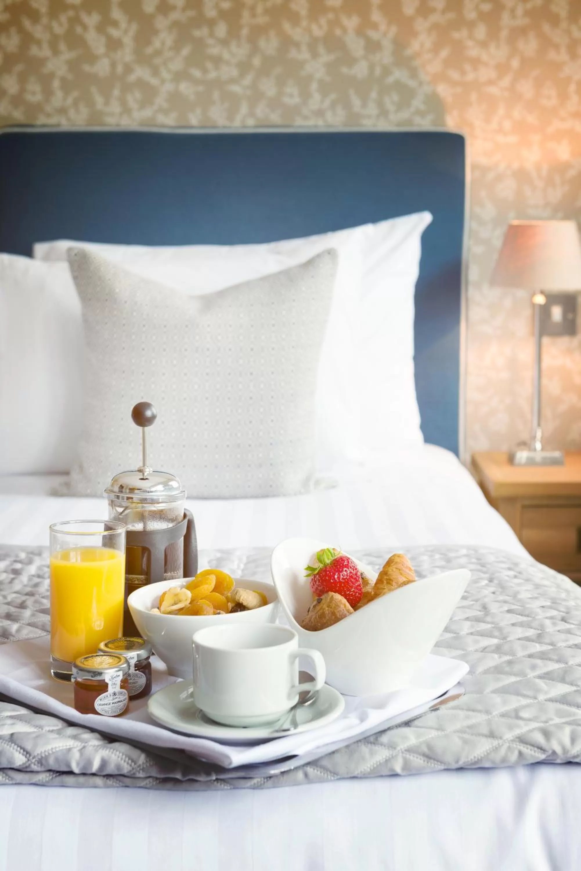 Bedroom, Bed in Best Western The Rose & Crown Hotel